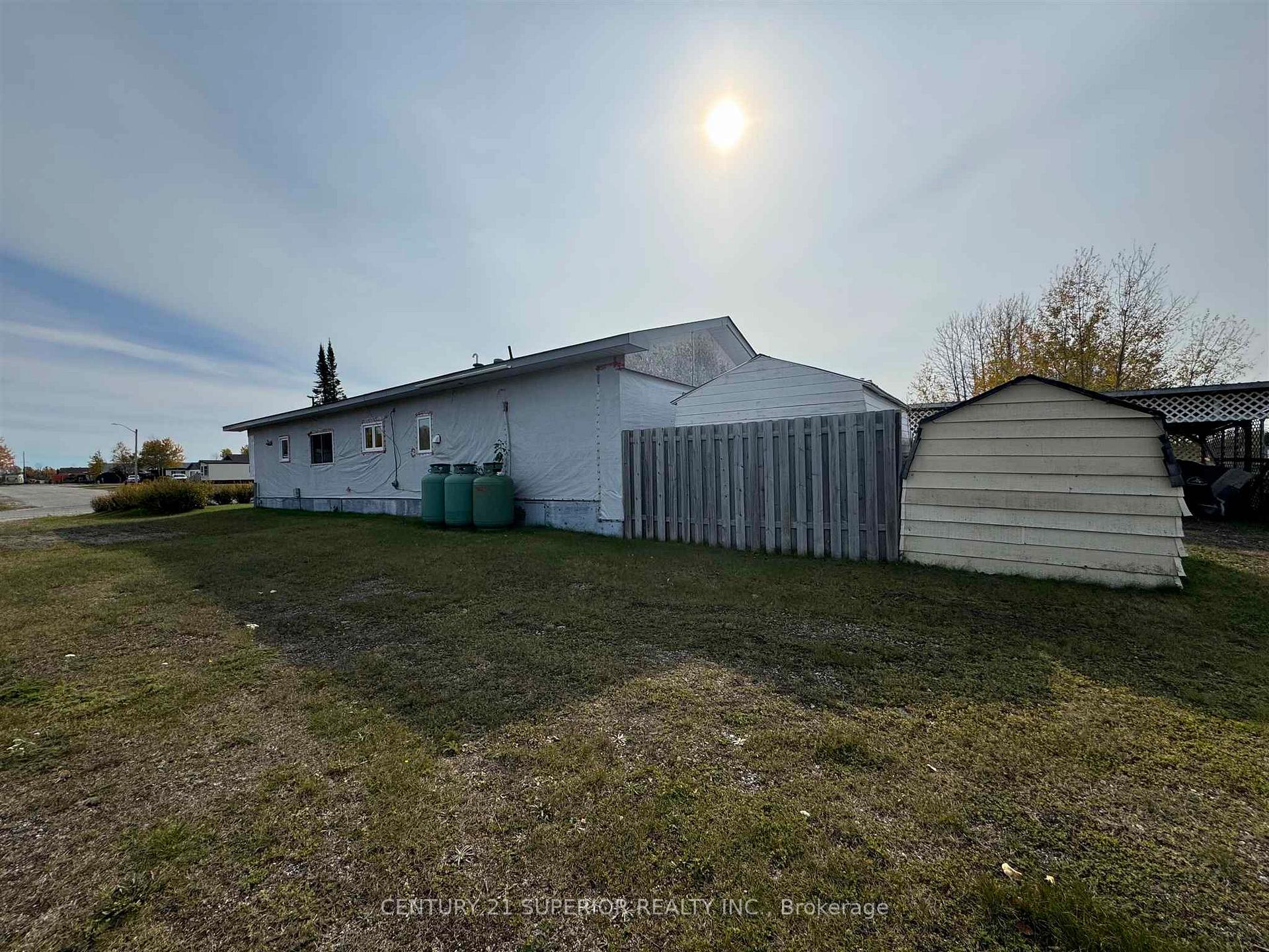 Photo 43 of 35 Beaver Ave, Manitouwadge — HOMEH