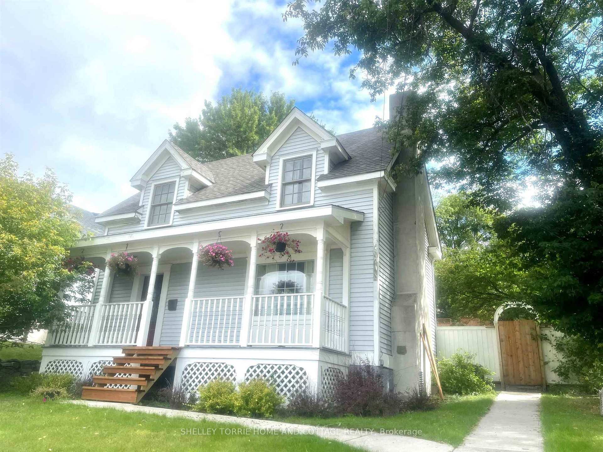Front of 313 Veterans Drive