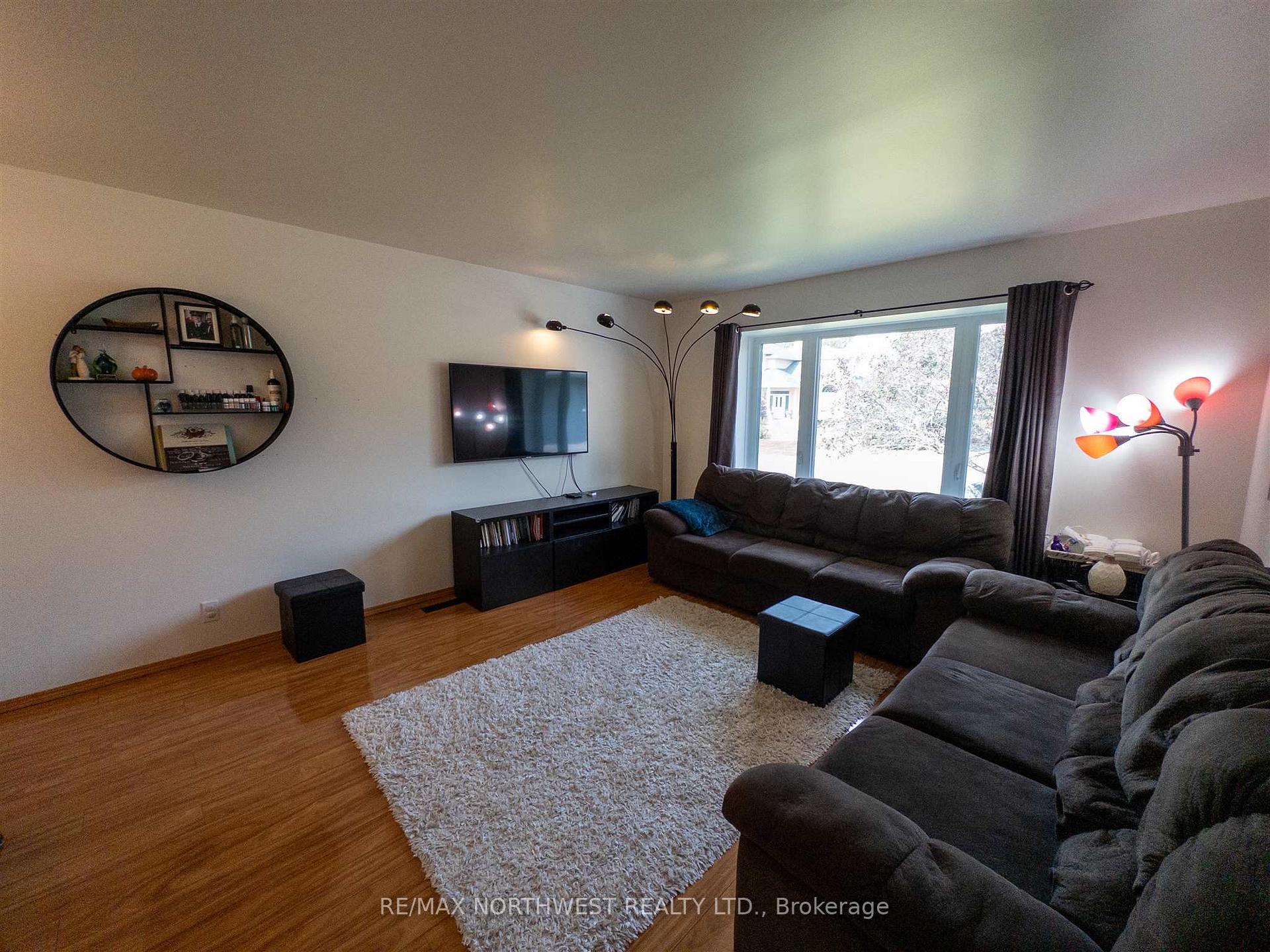 Photo 5 of 9 Woodfield Drive, Kenora, South Park Estate — HOMEH