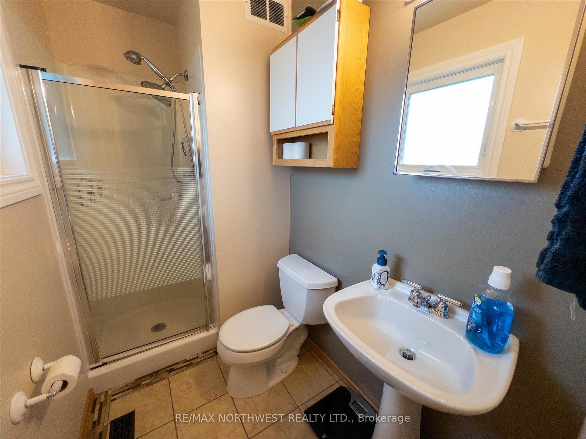 Photo 18 of 9 Woodfield Drive, Kenora, South Park Estate — HOMEH