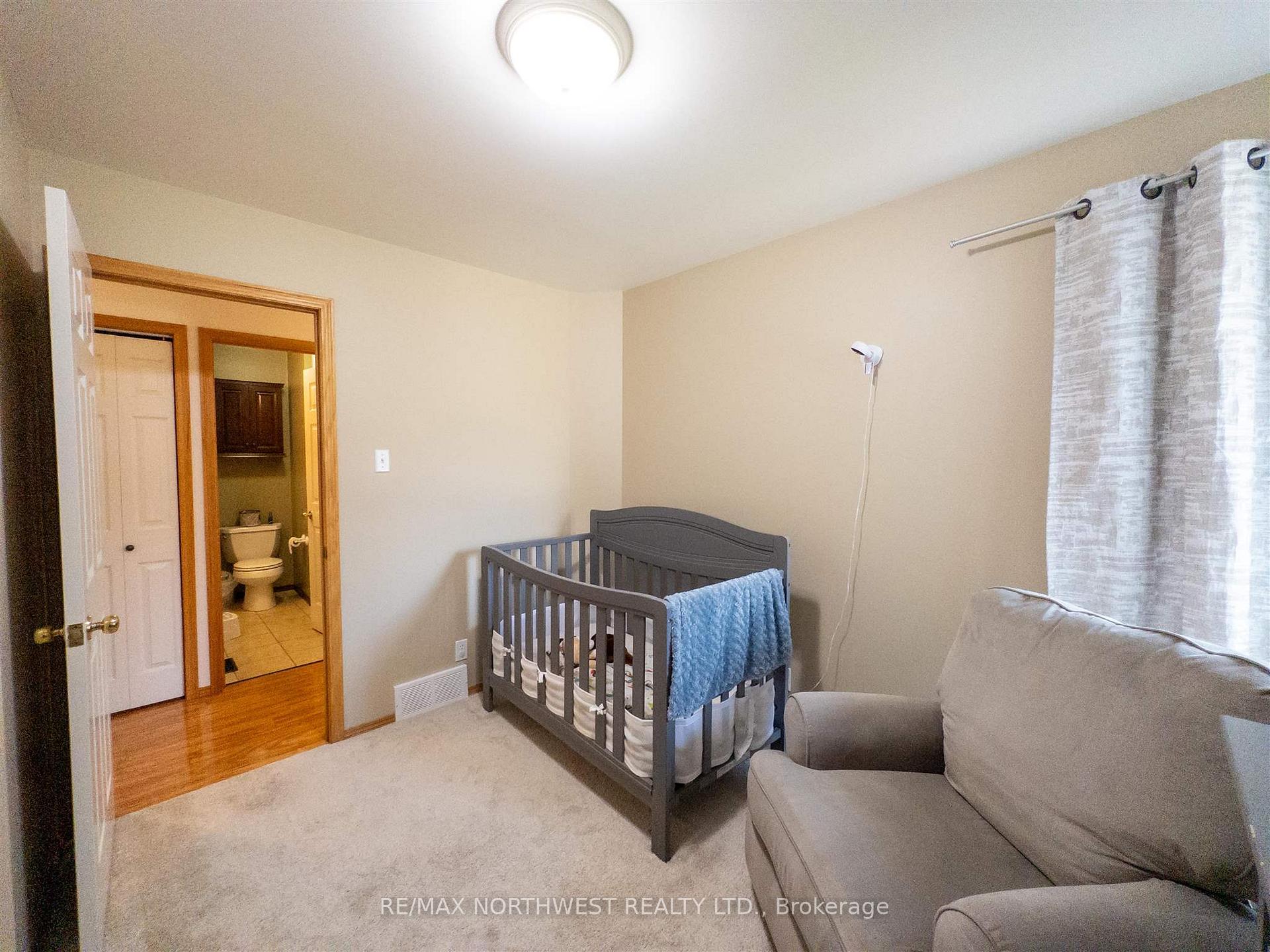 Photo 23 of 9 Woodfield Drive, Kenora, South Park Estate — HOMEH