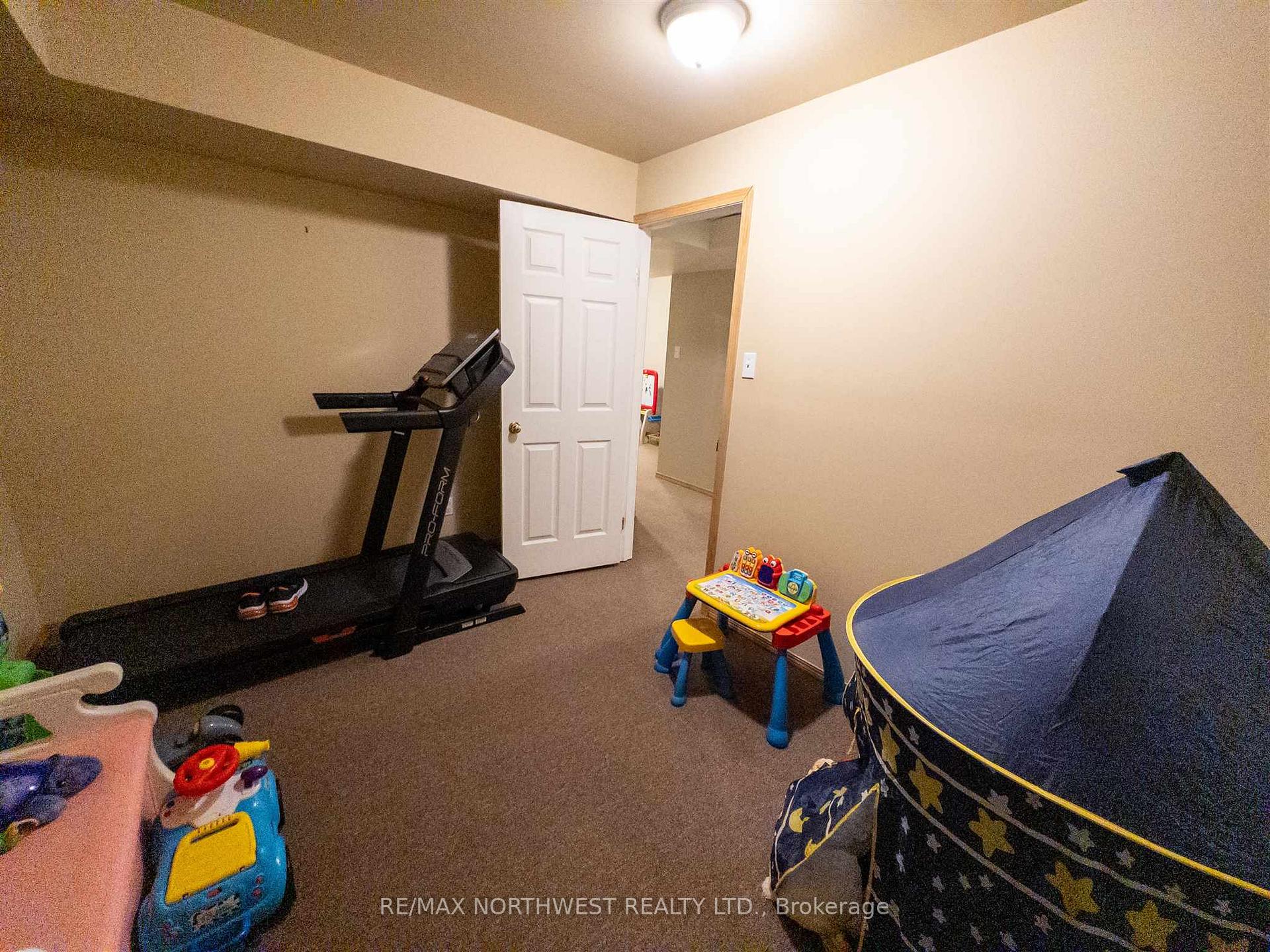 Photo 28 of 9 Woodfield Drive, Kenora, South Park Estate — HOMEH