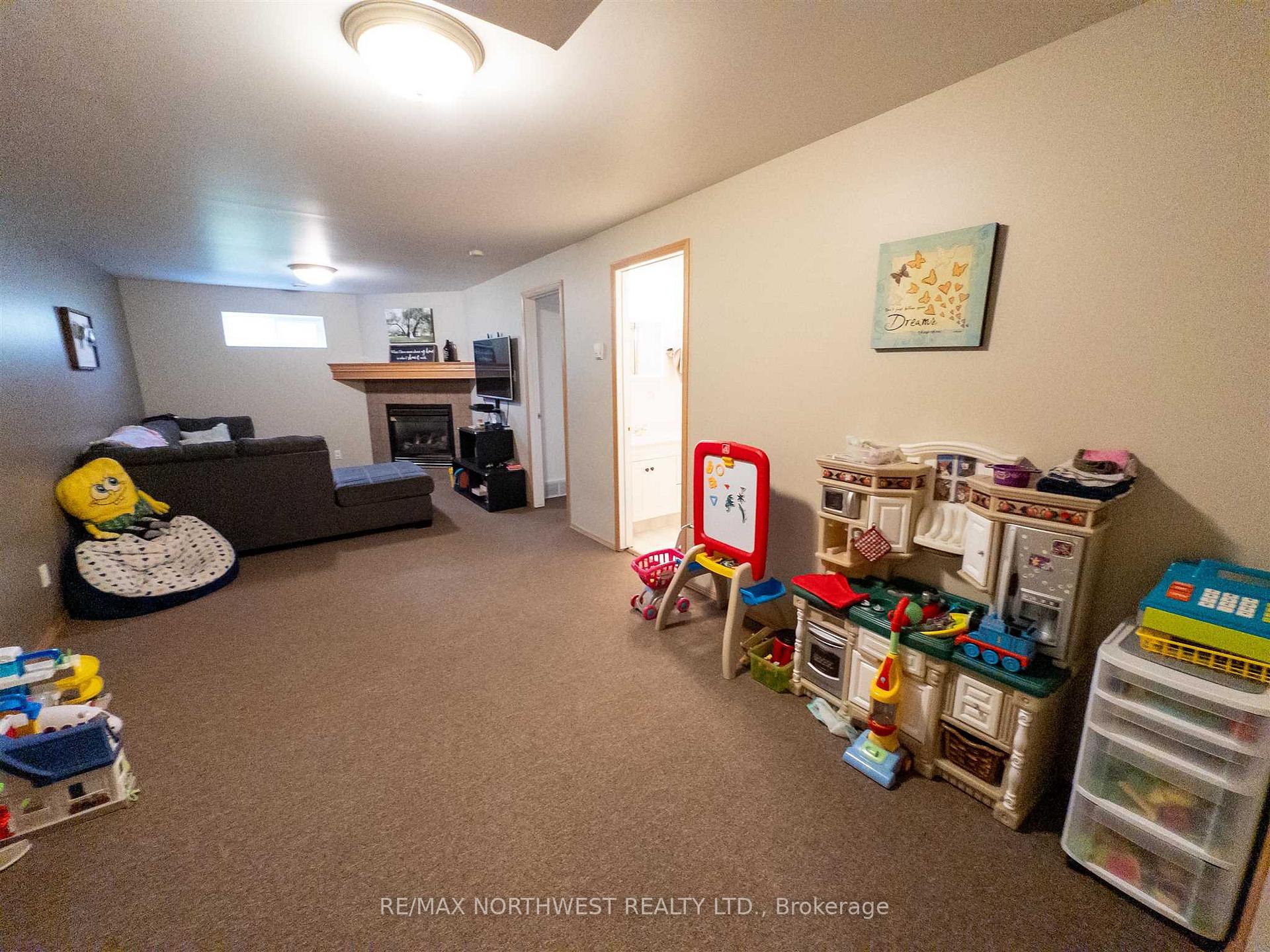 Photo 29 of 9 Woodfield Drive, Kenora, South Park Estate — HOMEH