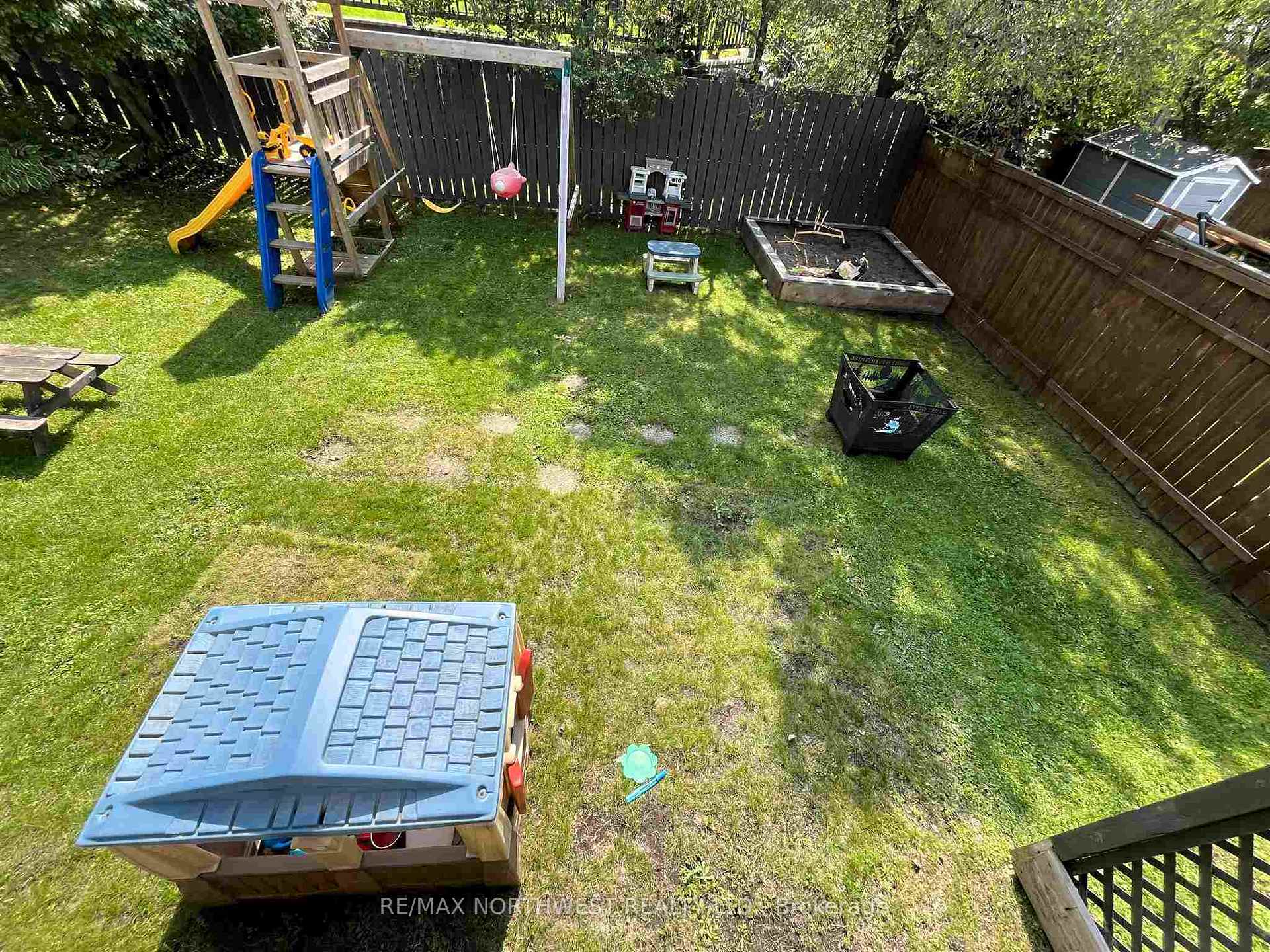 Photo 42 of 9 Woodfield Drive, Kenora, South Park Estate — HOMEH