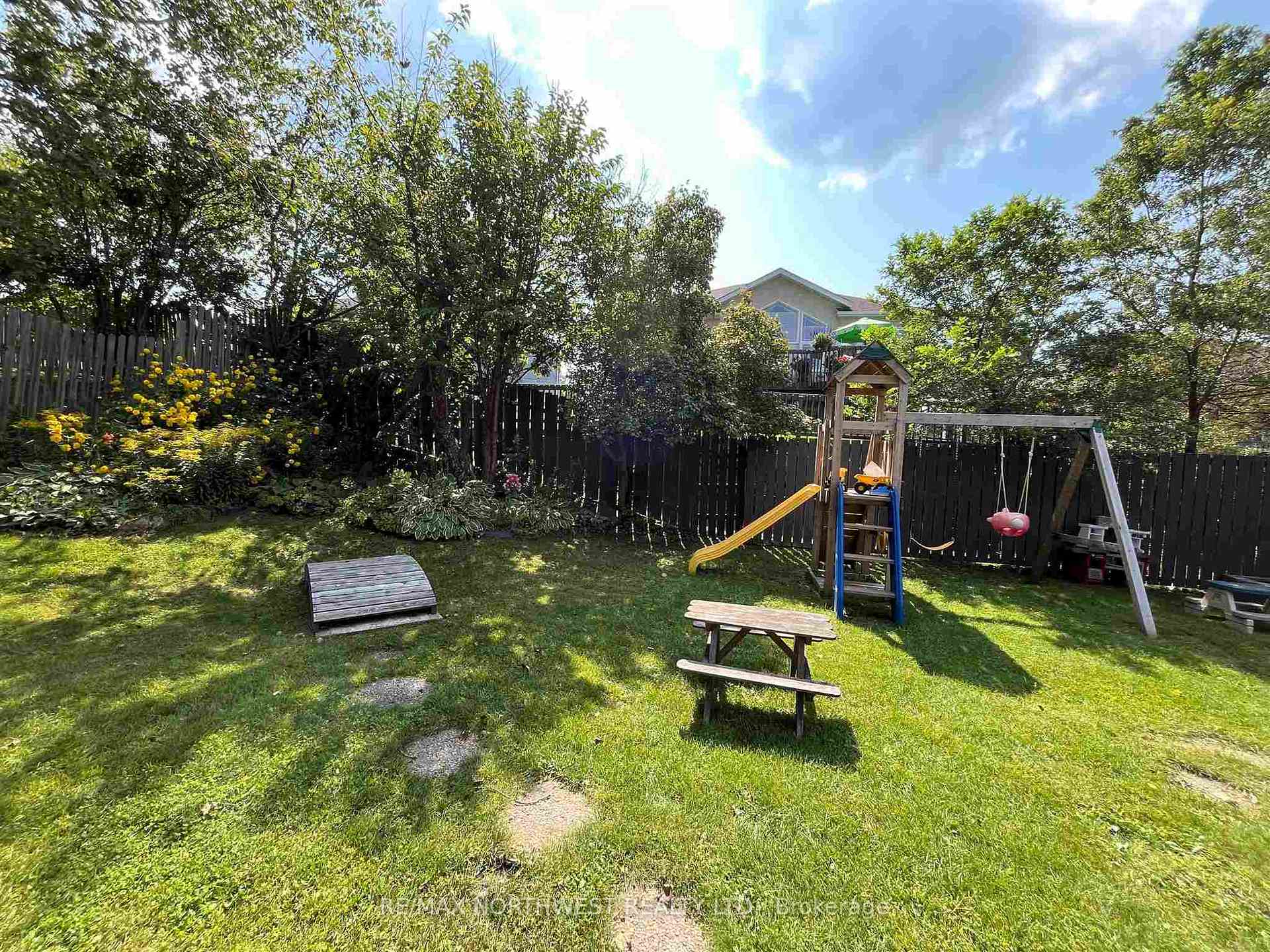 Photo 44 of 9 Woodfield Drive, Kenora, South Park Estate — HOMEH