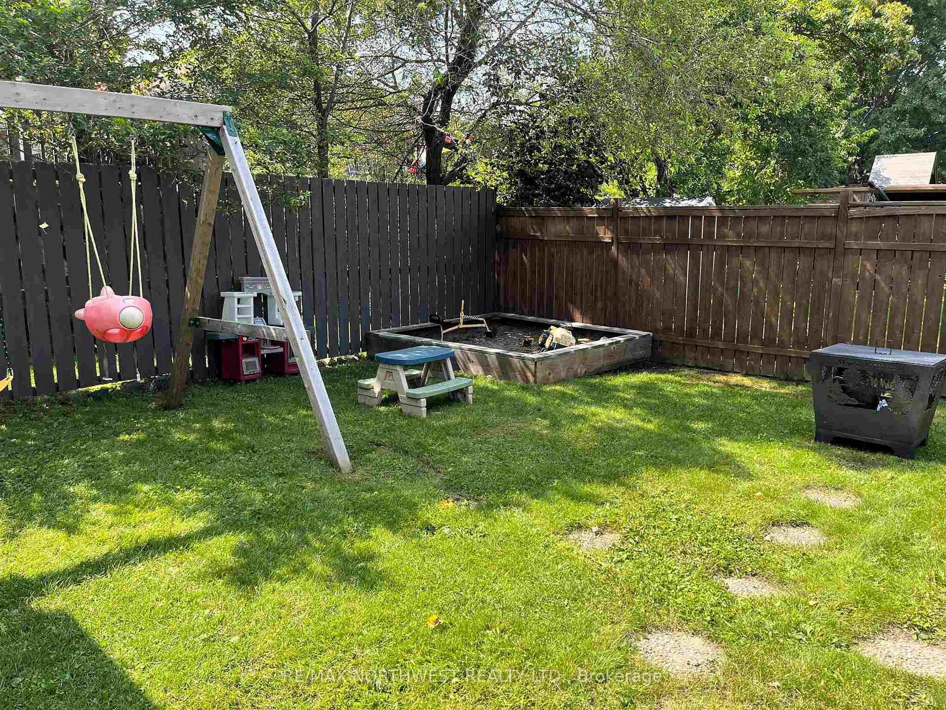 Photo 47 of 9 Woodfield Drive, Kenora, South Park Estate — HOMEH