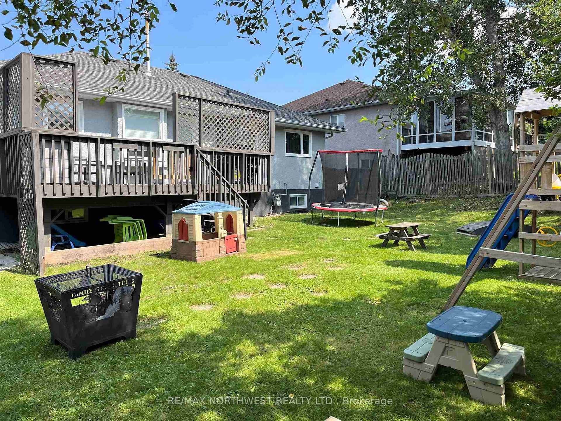 Photo 48 of 9 Woodfield Drive, Kenora, South Park Estate — HOMEH