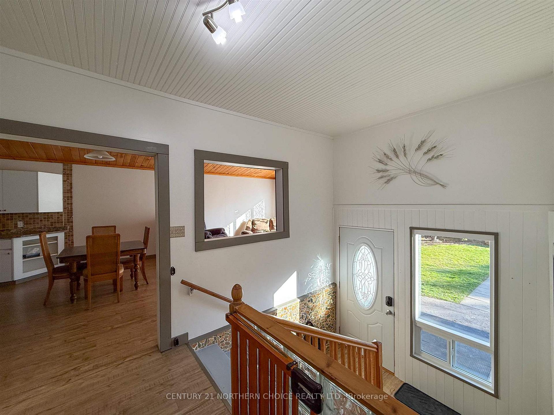 Photo 4 of 856 Fourth Avenue South, Kenora, Lakeside — HOMEH
