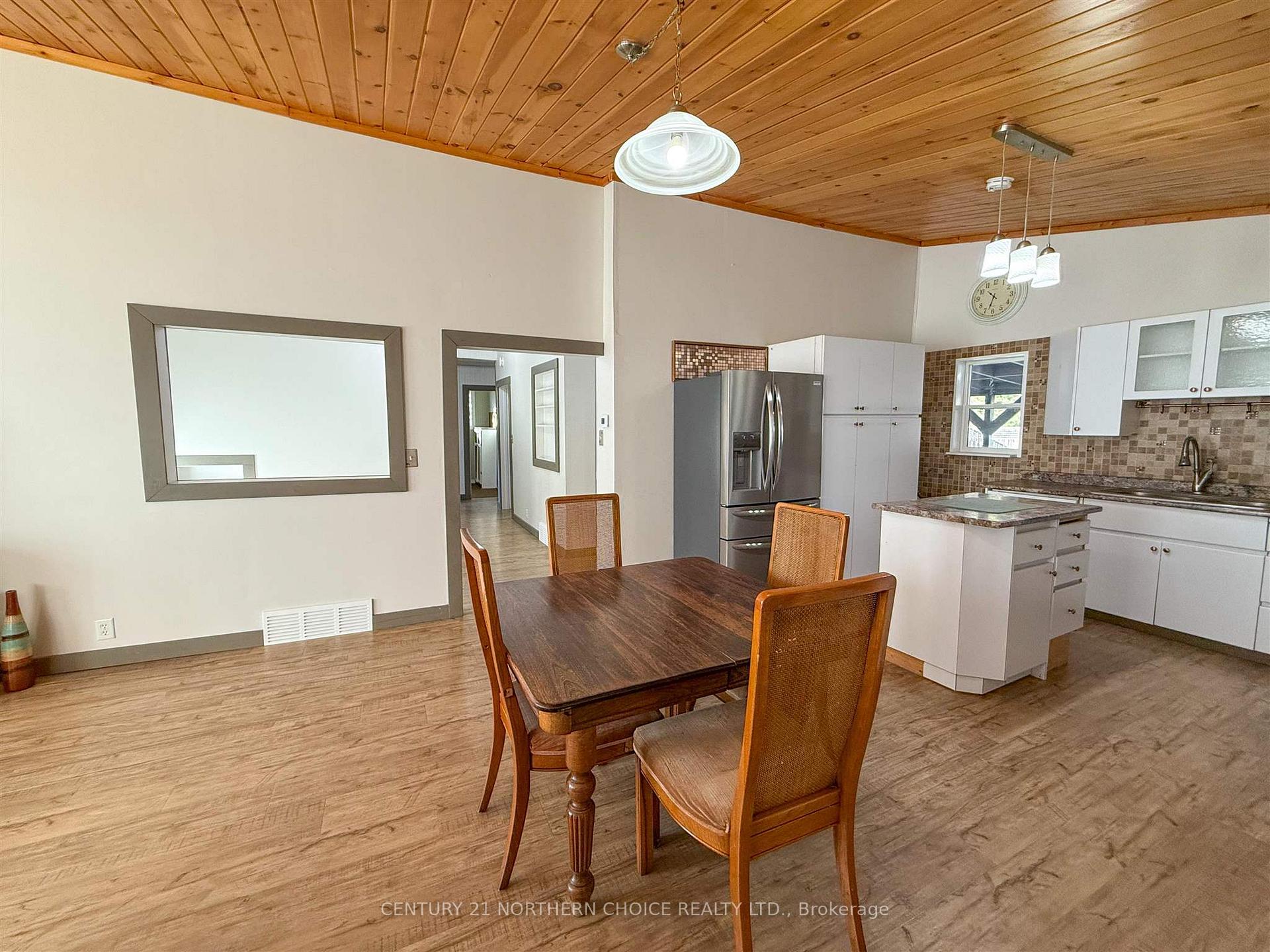 Photo 6 of 856 Fourth Avenue South, Kenora, Lakeside — HOMEH