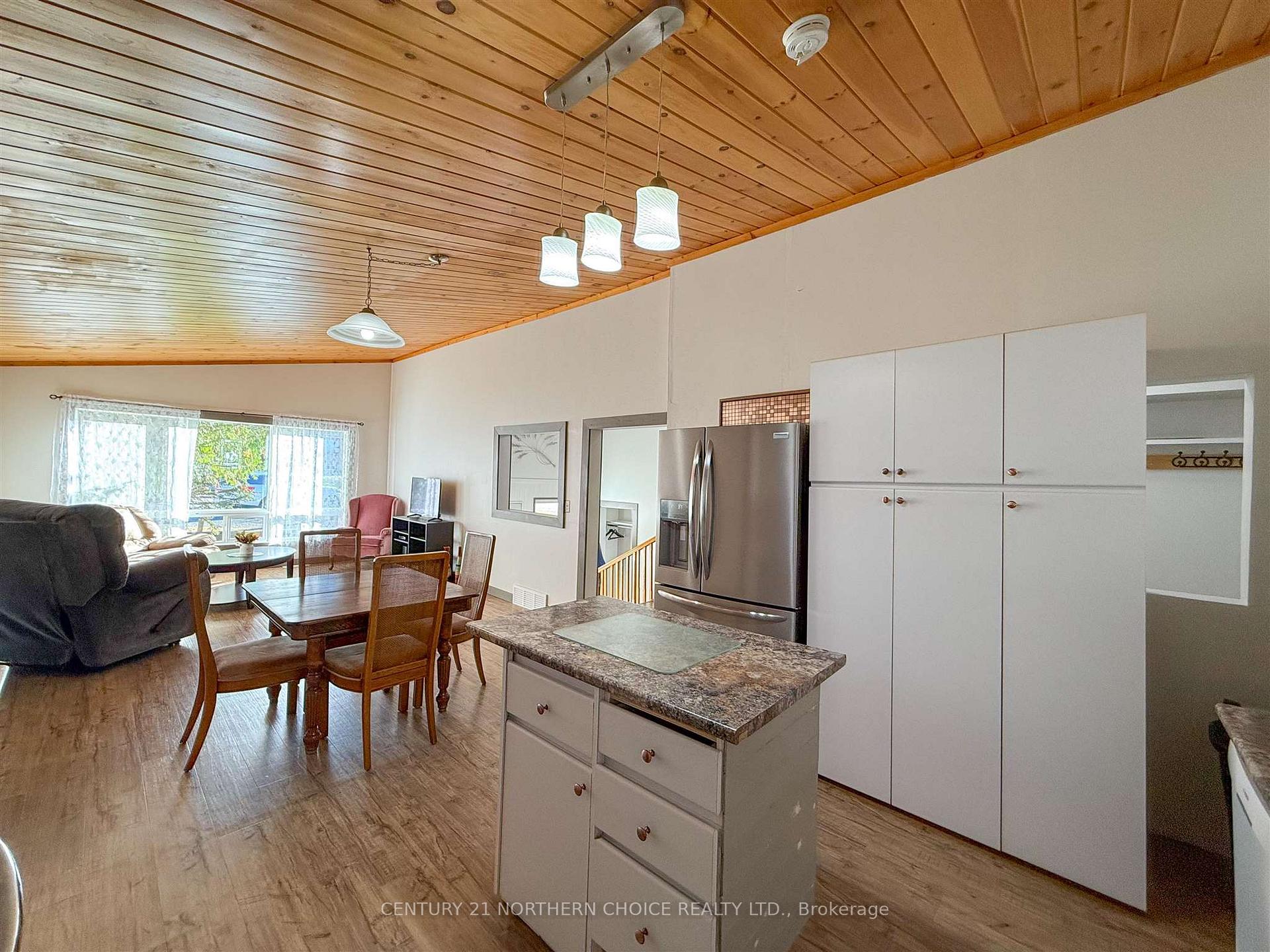 Photo 9 of 856 Fourth Avenue South, Kenora, Lakeside — HOMEH