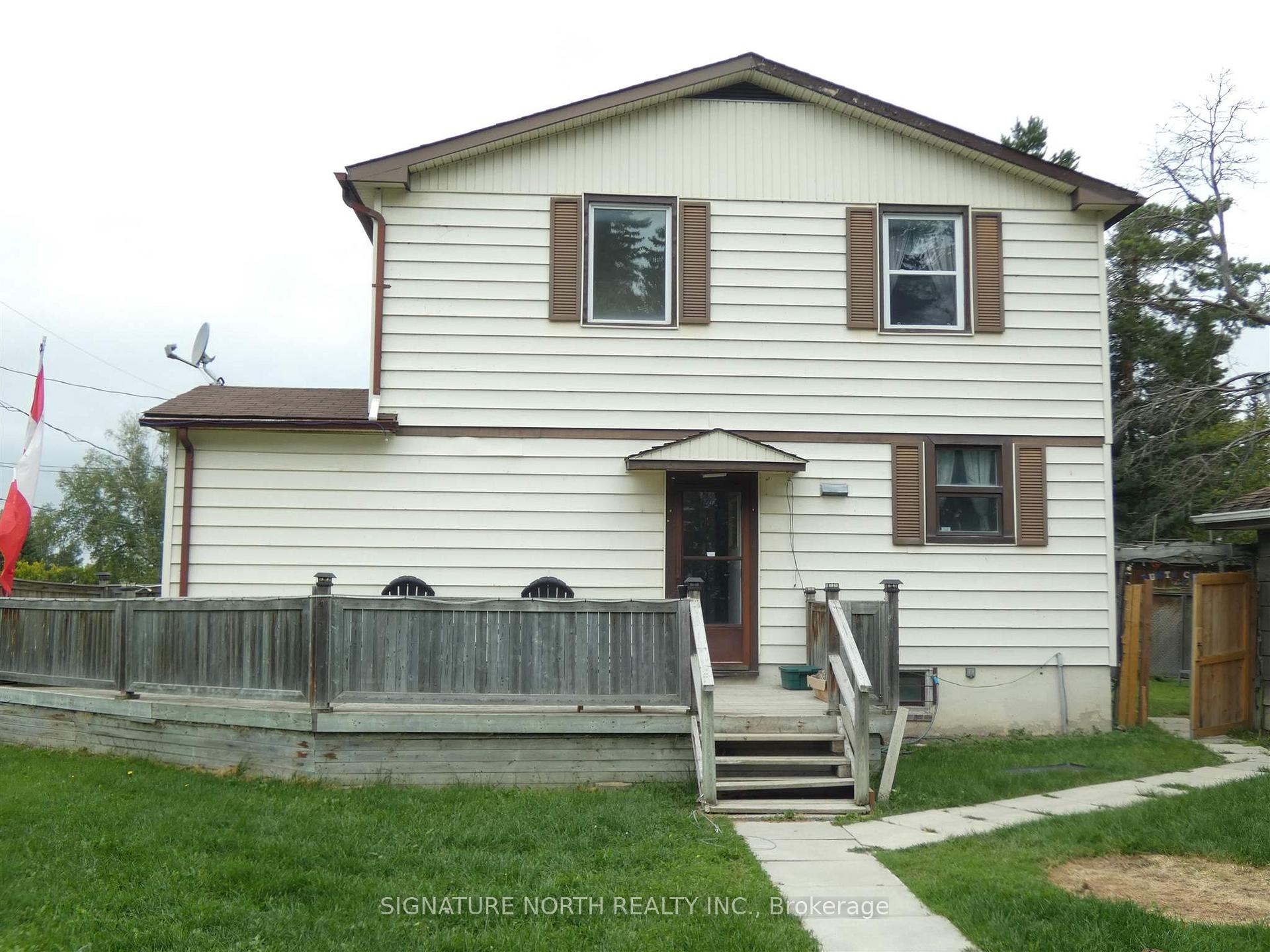 Front of 106 Poplar St