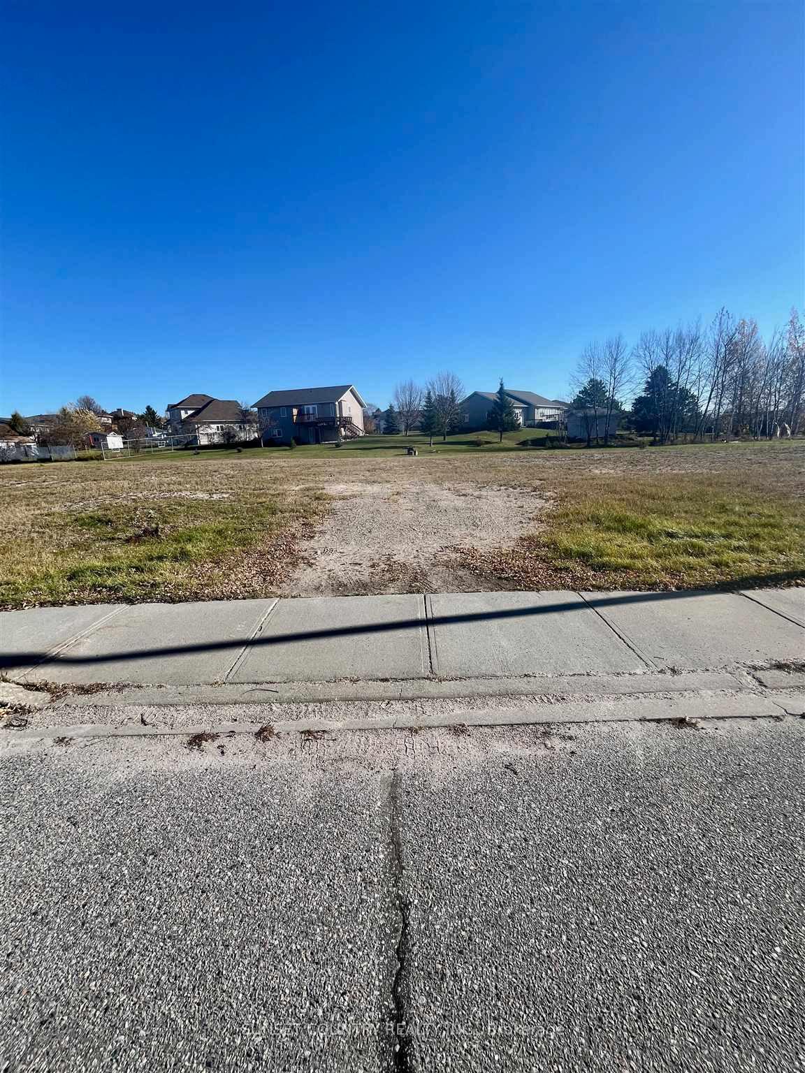 Photo 2 of 71 Edgewater Drive, Dryden, Edgewater Terrace — HOMEH