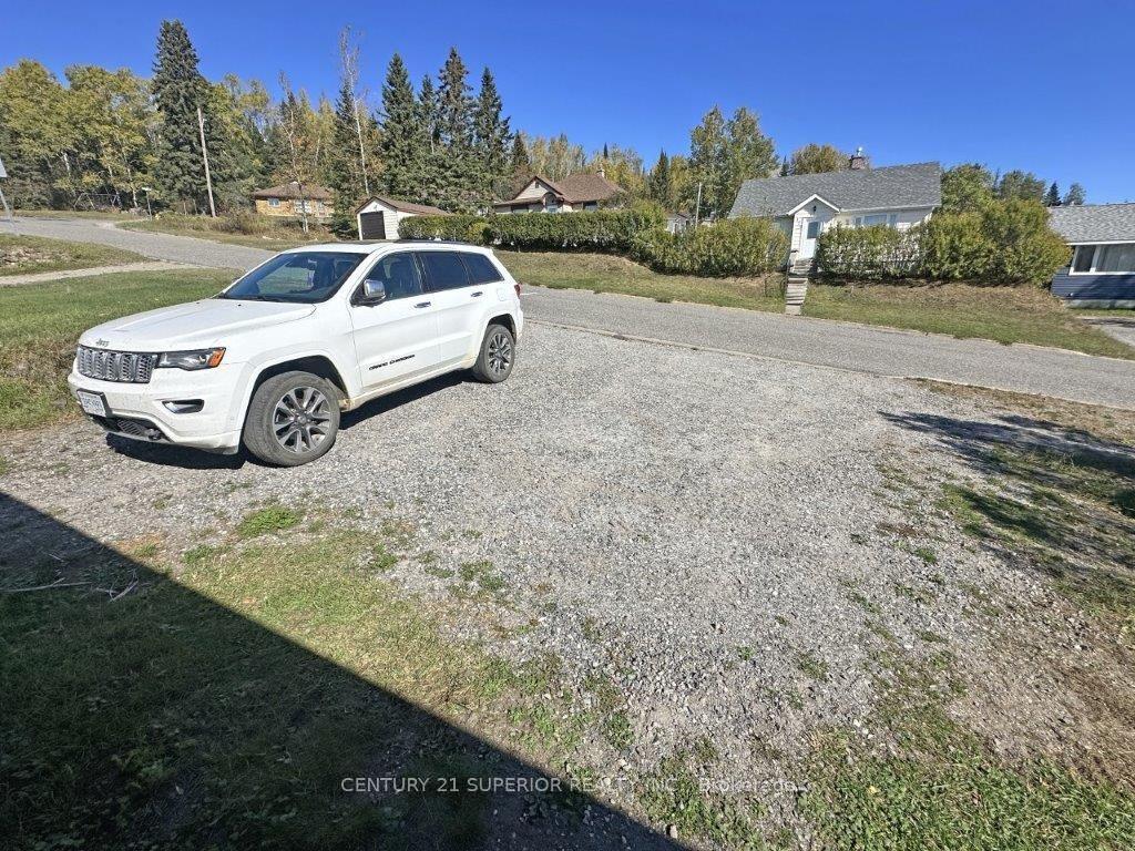 Photo 2 of 124 Seventh Street, Nipigon — HOMEH