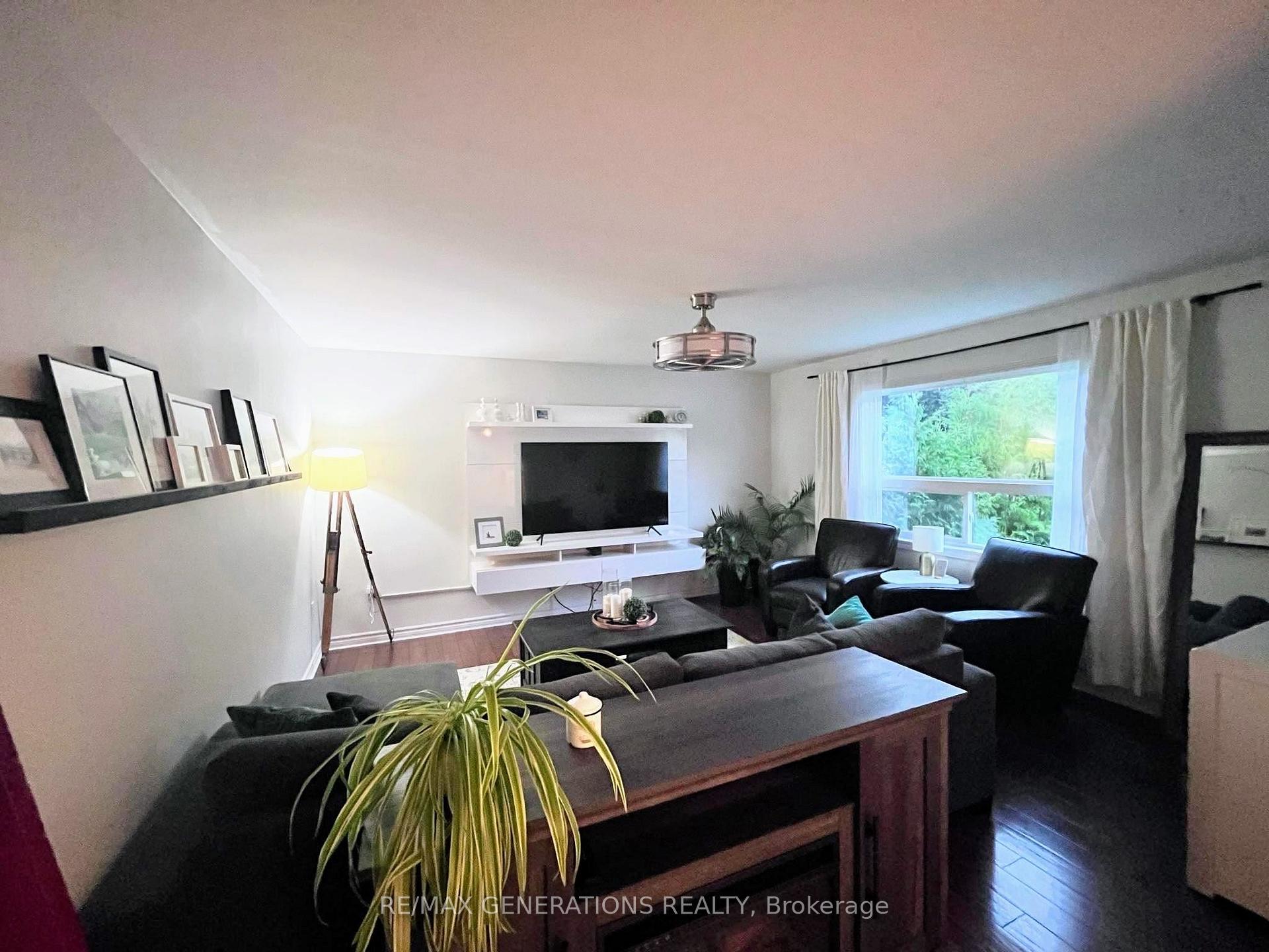 Photo 2 of 58 Redwing Avenue, Manitouwadge — HOMEH