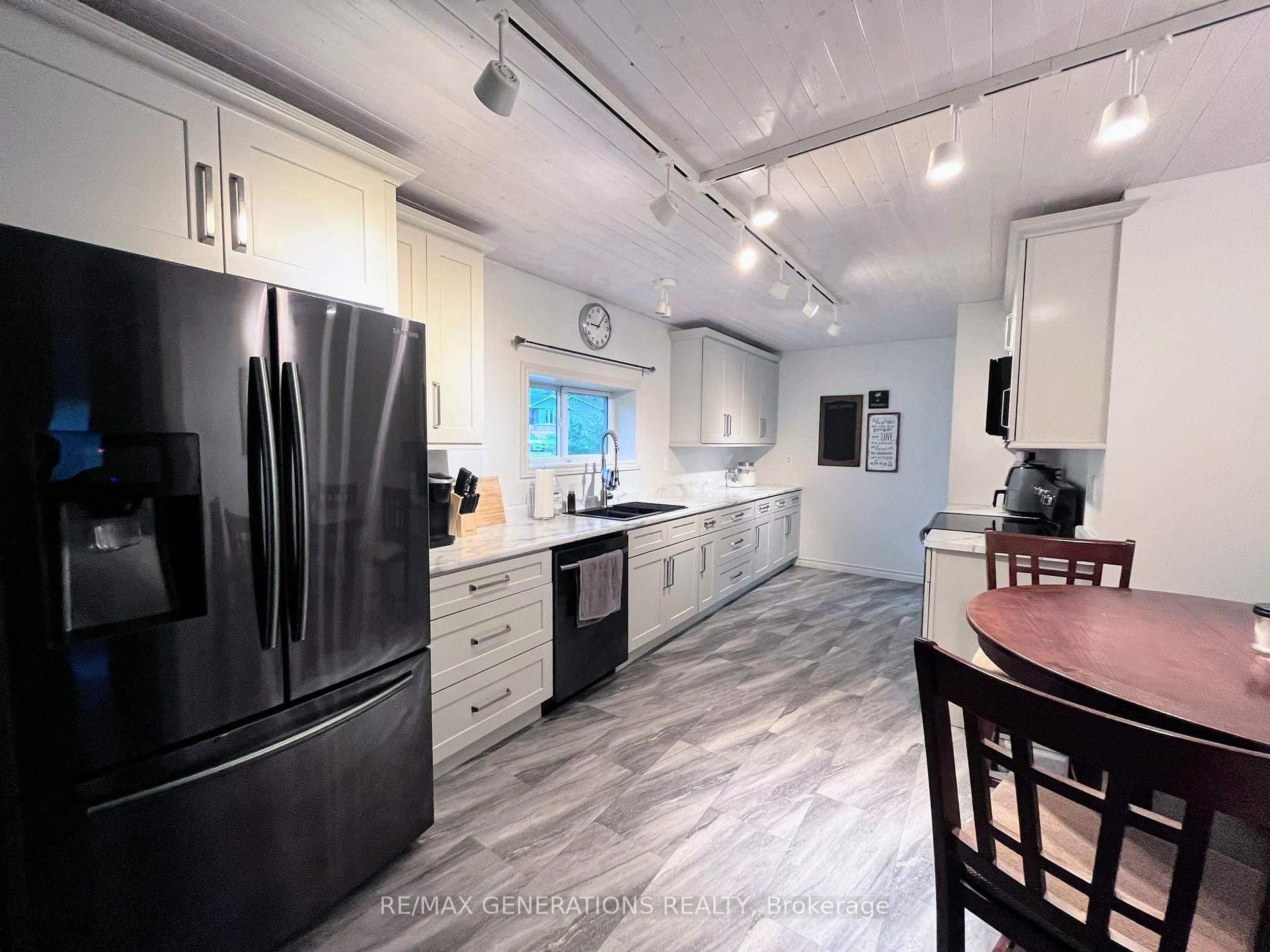 Photo 8 of 58 Redwing Avenue, Manitouwadge — HOMEH