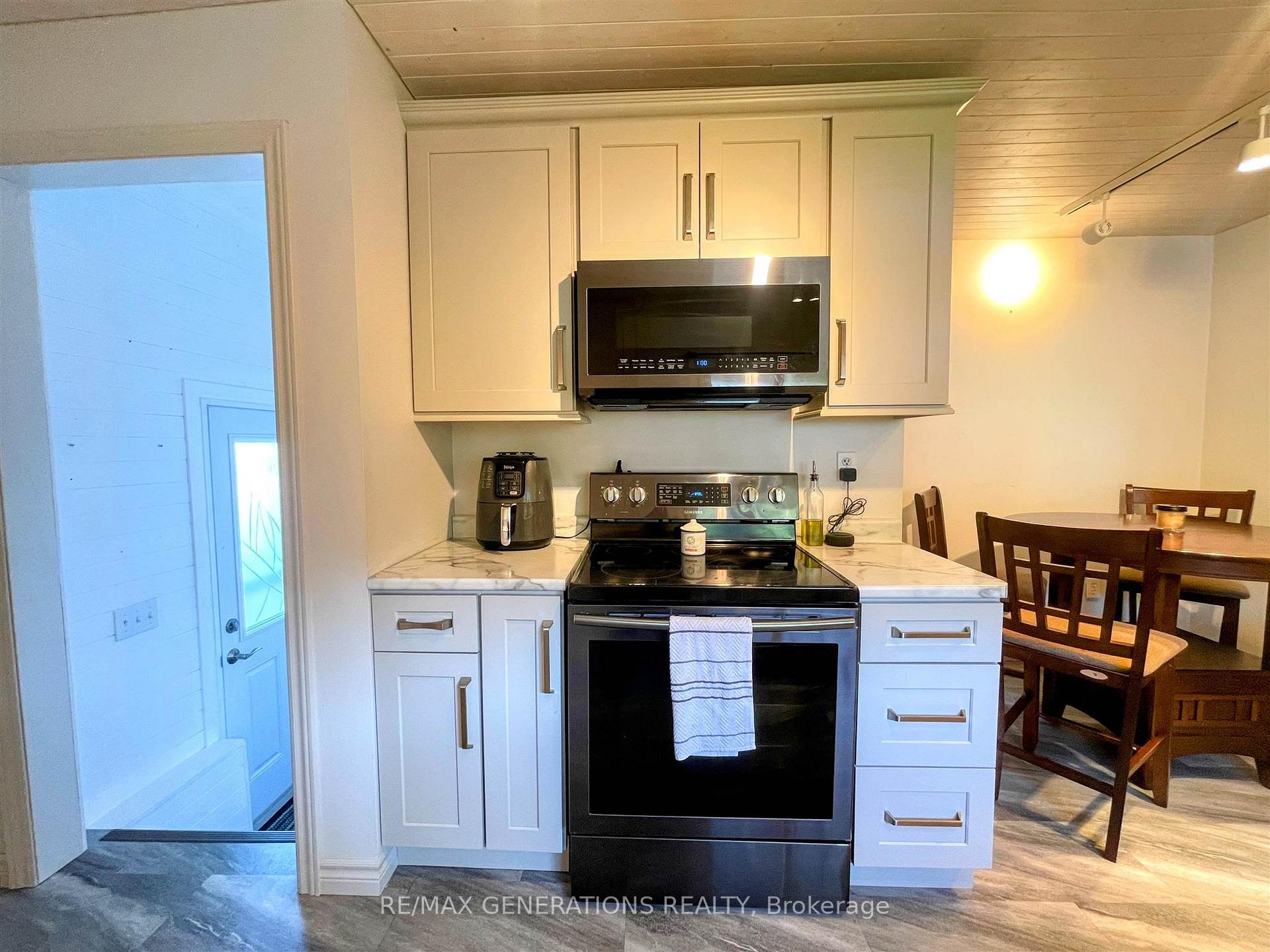 Photo 10 of 58 Redwing Avenue, Manitouwadge — HOMEH