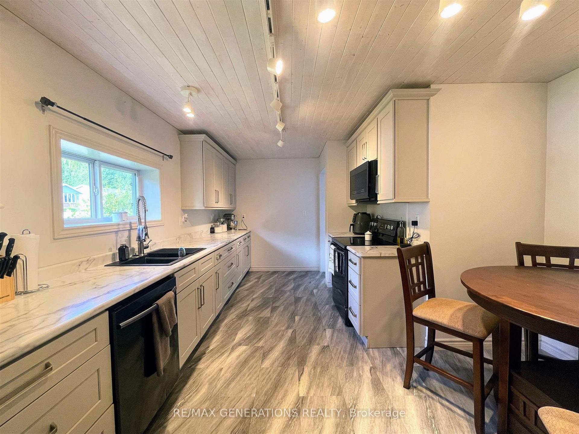 Photo 11 of 58 Redwing Avenue, Manitouwadge — HOMEH