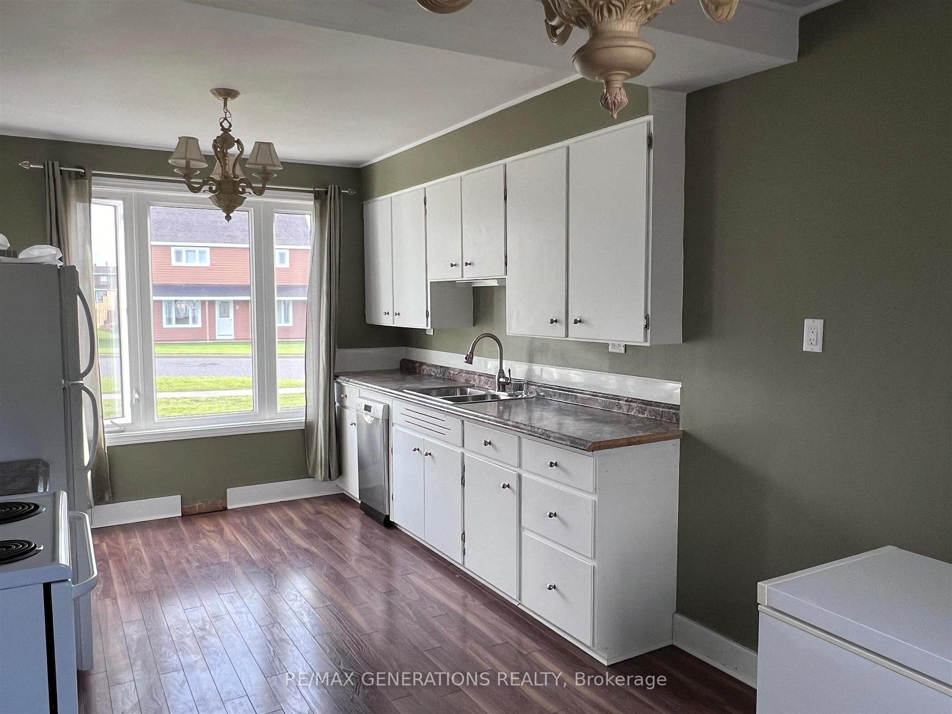 Photo 2 of 6 Stewart Street, Marathon — HOMEH