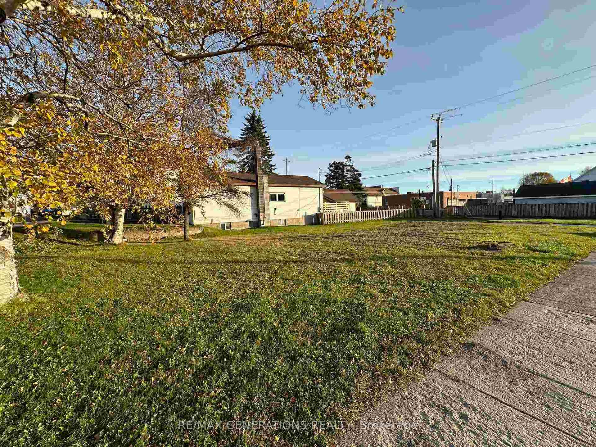 Photo 2 of 320 Manitoba Street, Schreiber — HOMEH