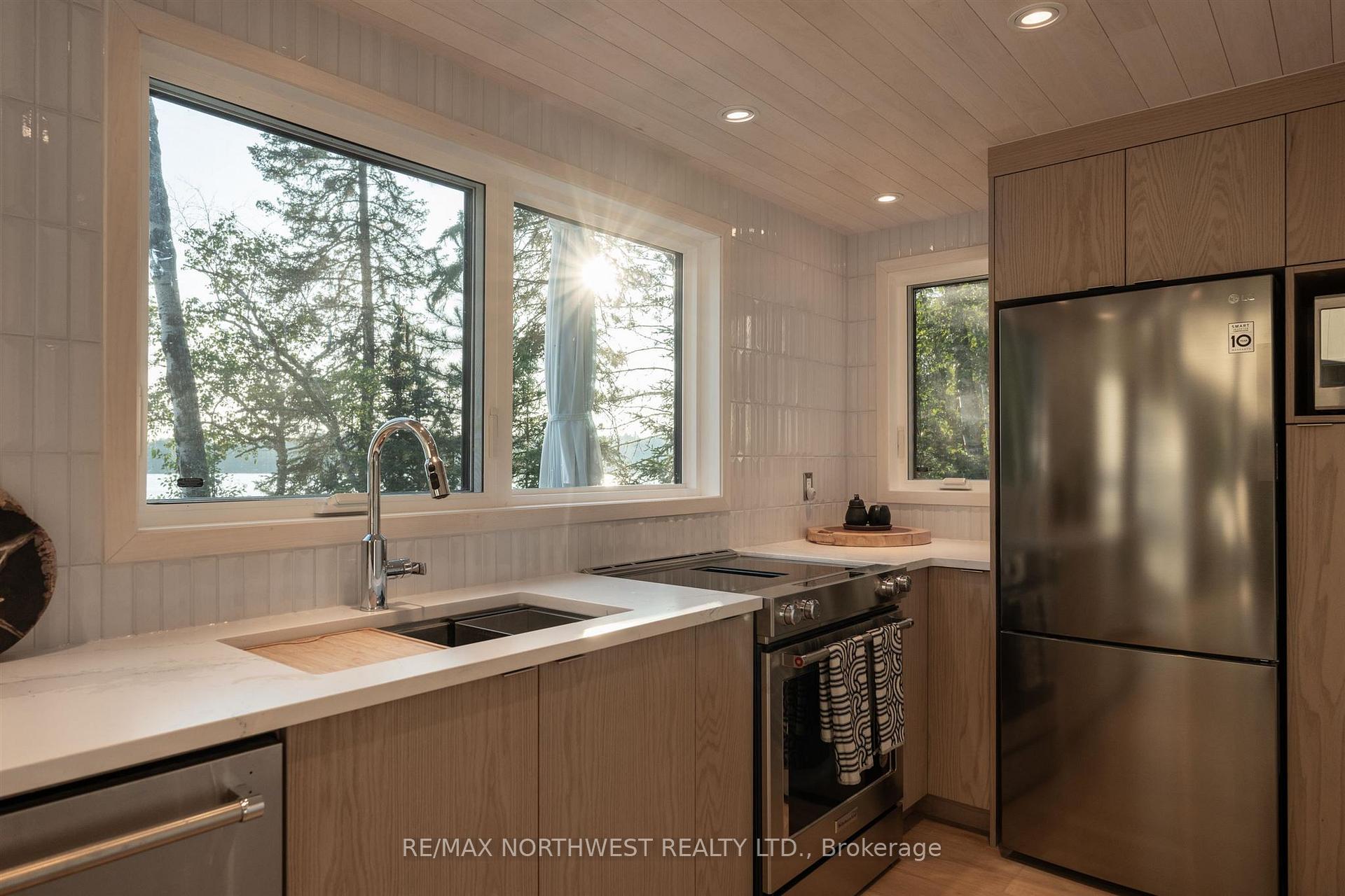 Photo 12 of 162 Neilsen Lane, Kenora Remote Area, Lake of the Woods North — HOMEH