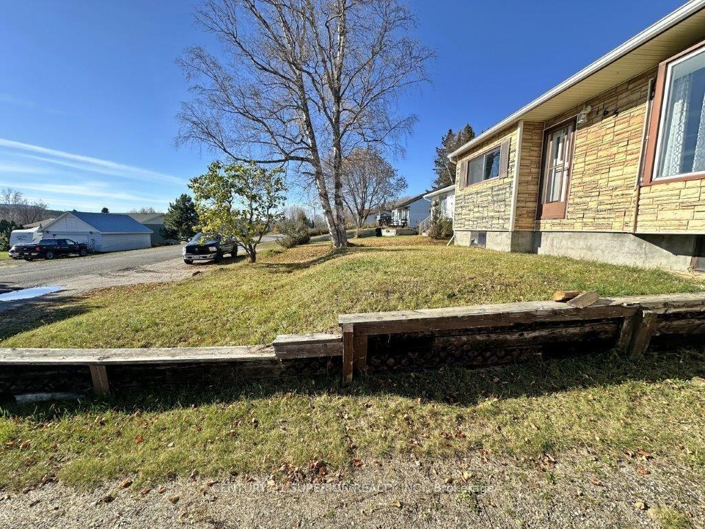 Photo 2 of 165 McKirdy Ave, Nipigon — HOMEH