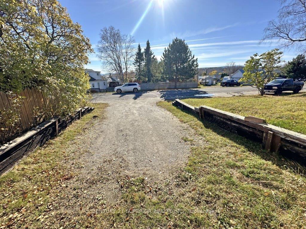 Photo 3 of 165 McKirdy Ave, Nipigon — HOMEH