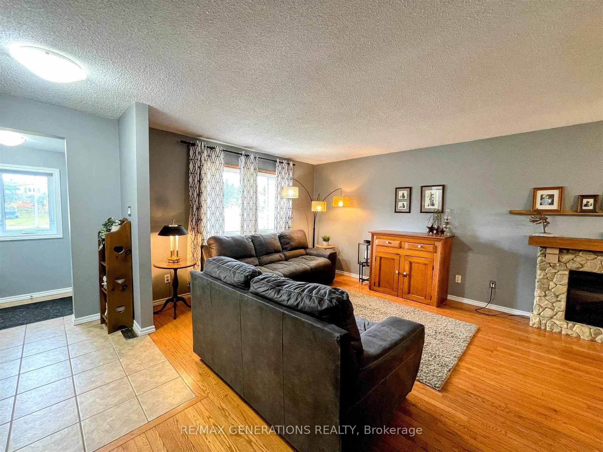 Photo 3 of 28 Michano Drive, Marathon — HOMEH