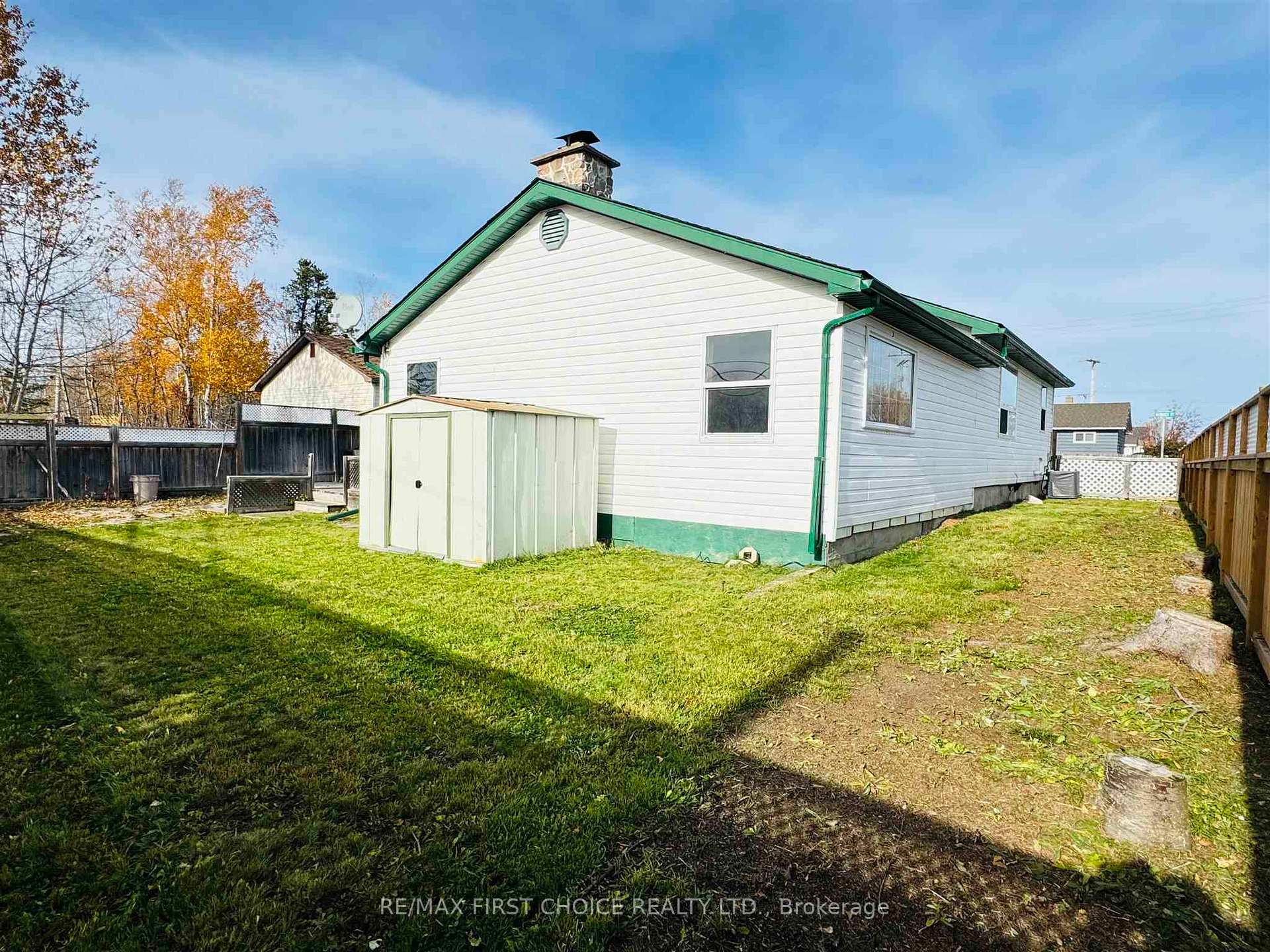 Photo 3 of 2 Murdock Street, Red Lake — HOMEH