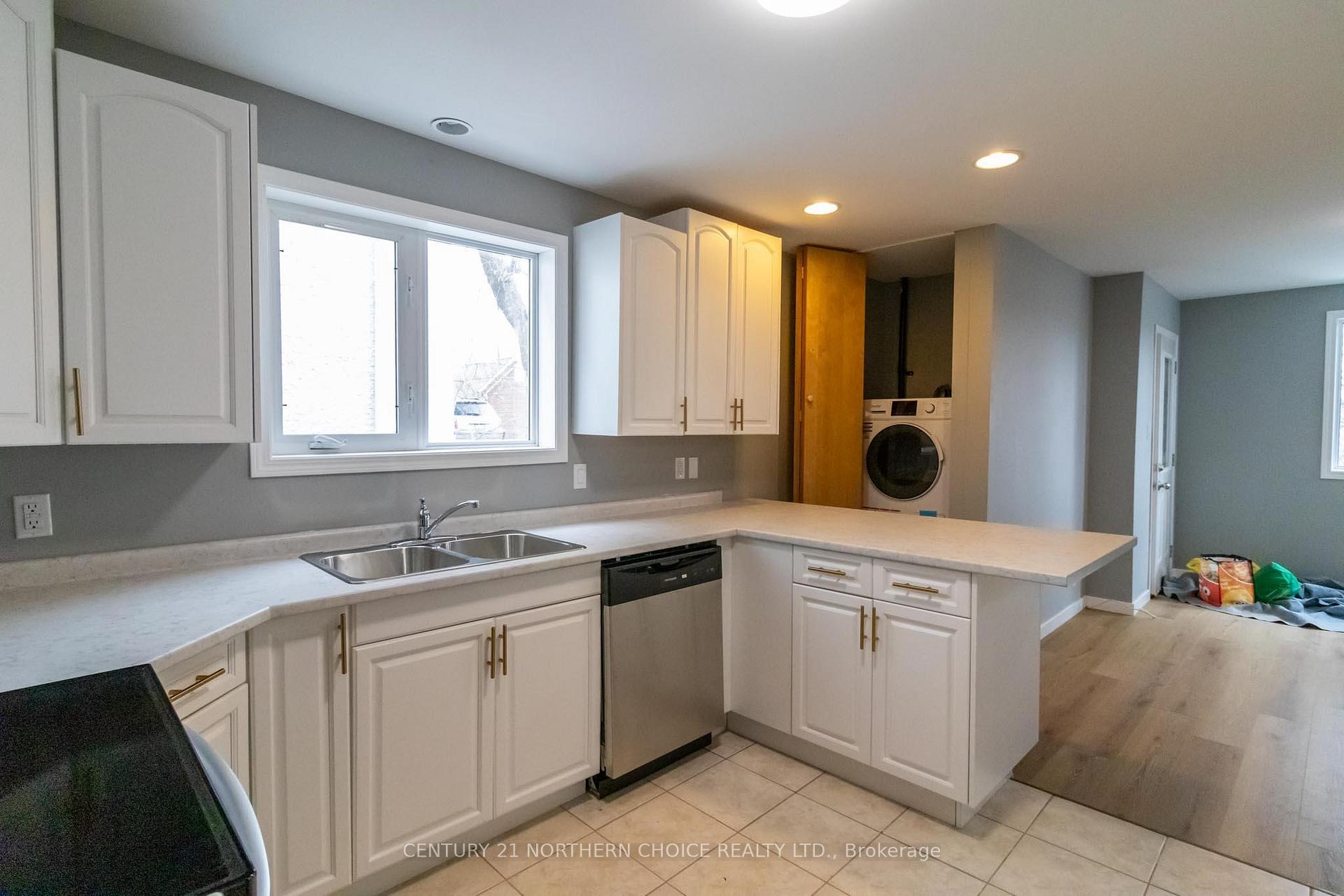 Photo 19 of 3 Matheson Street N, Kenora, North End — HOMEH