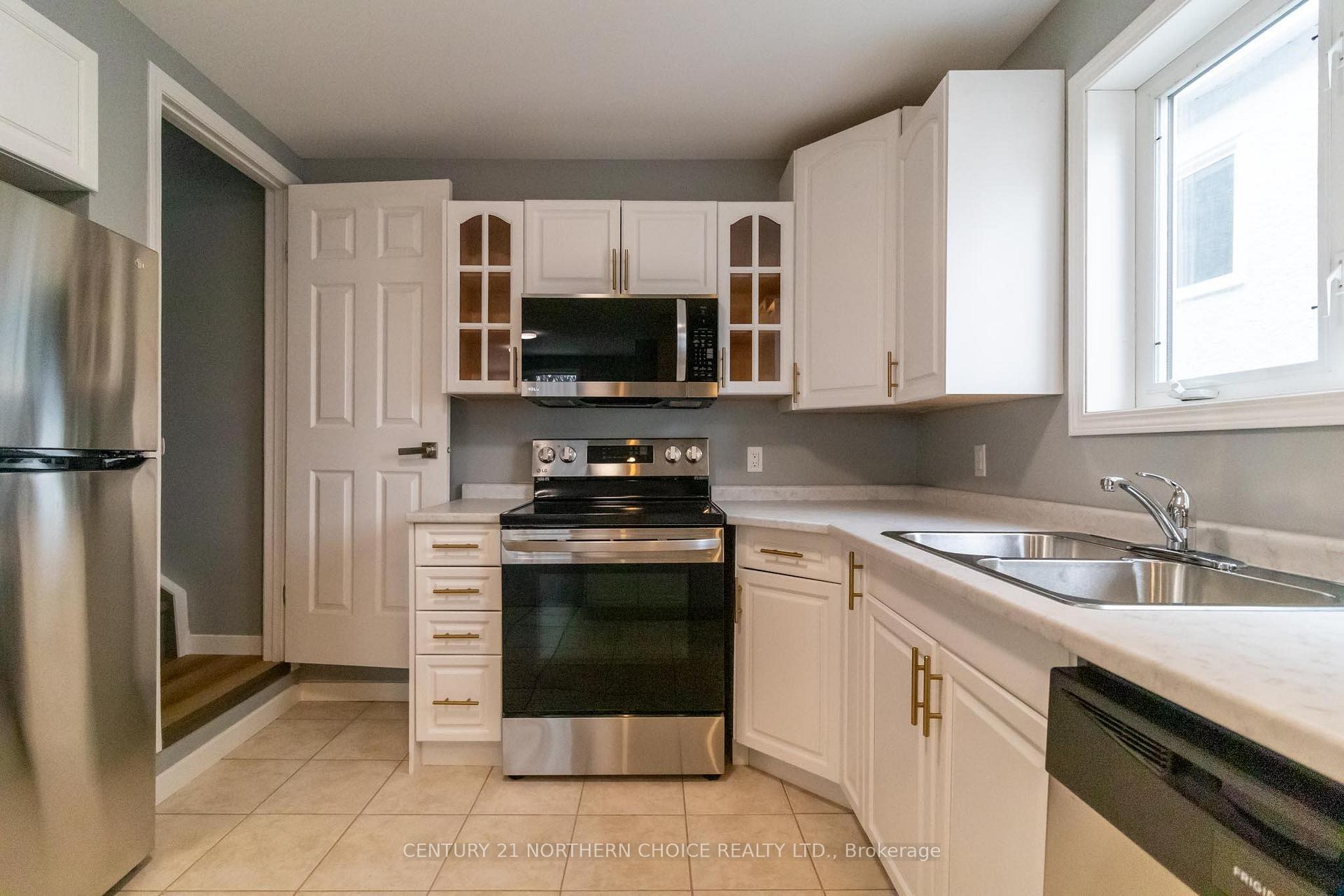 Photo 20 of 3 Matheson Street N, Kenora, North End — HOMEH