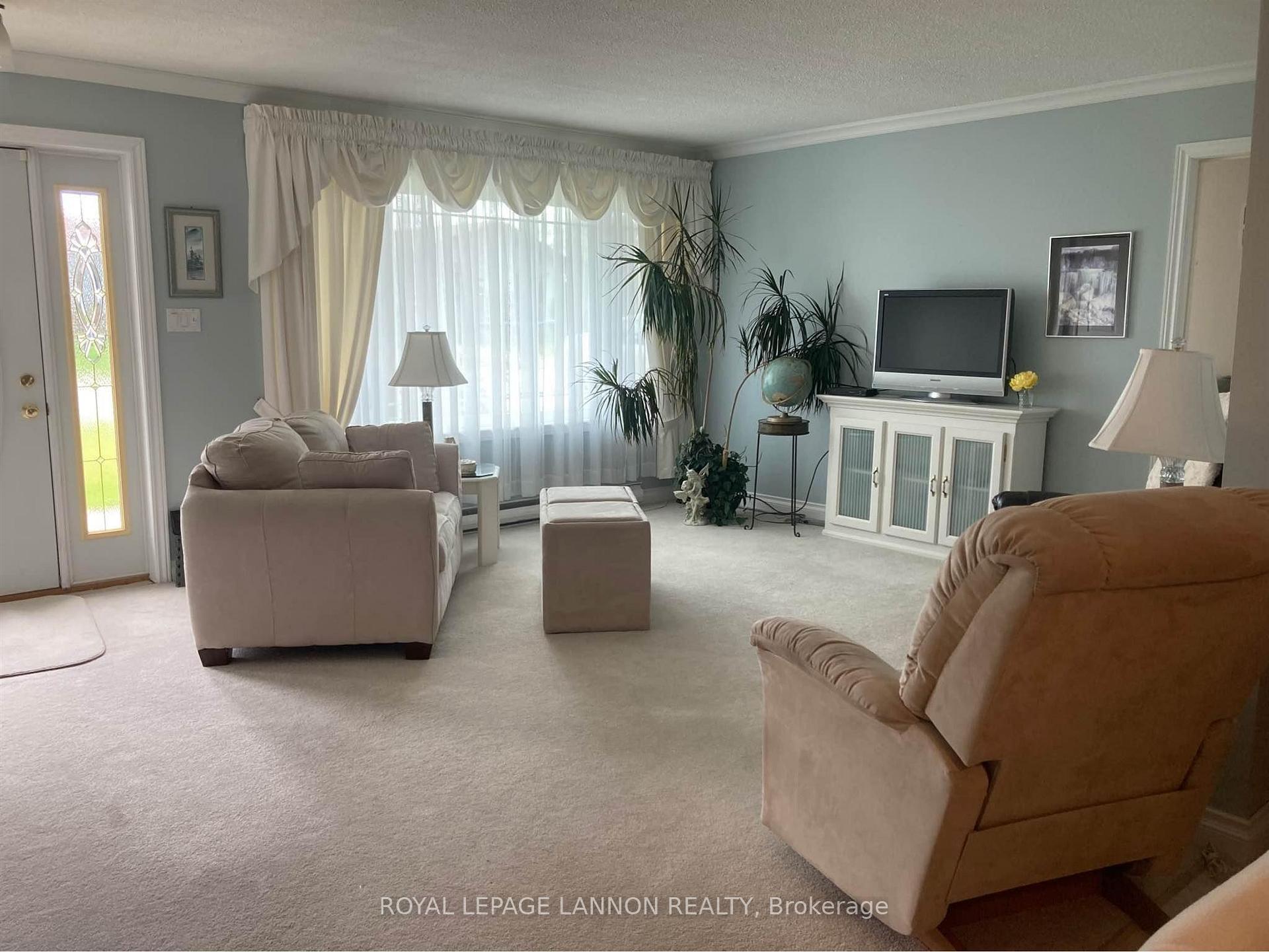 Photo 2 of 202 Jackson Avenue SE, Greenstone — HOMEH