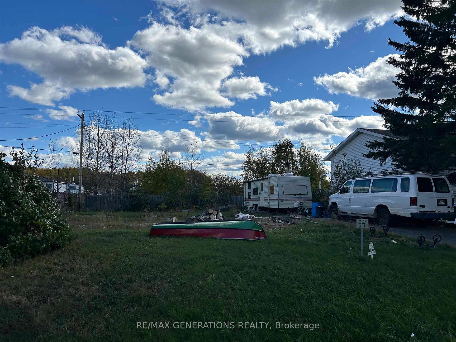 Photo 2 of 34 Otter Avenue, Manitouwadge — HOMEH