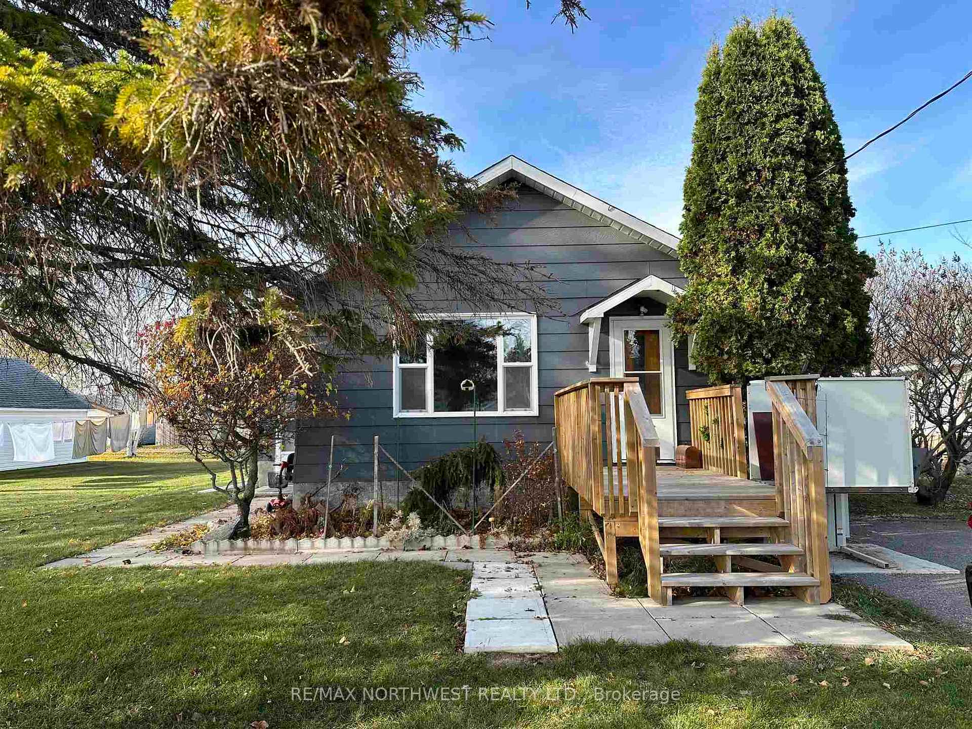 Front of 1011 Christie Avenue N