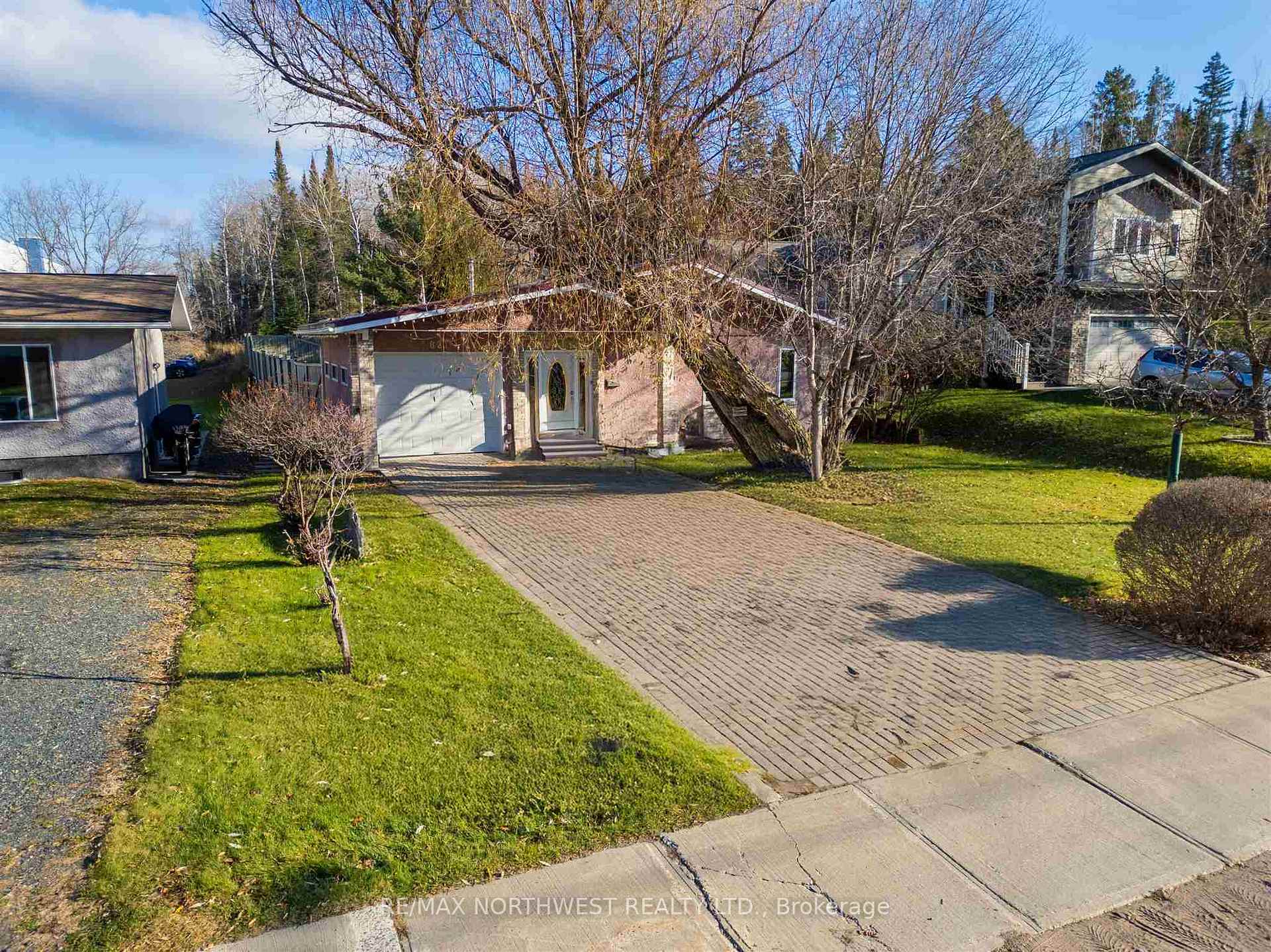 Photo 1 of 821 Seventh Avenue S, Kenora, Lakeside — HOMEH