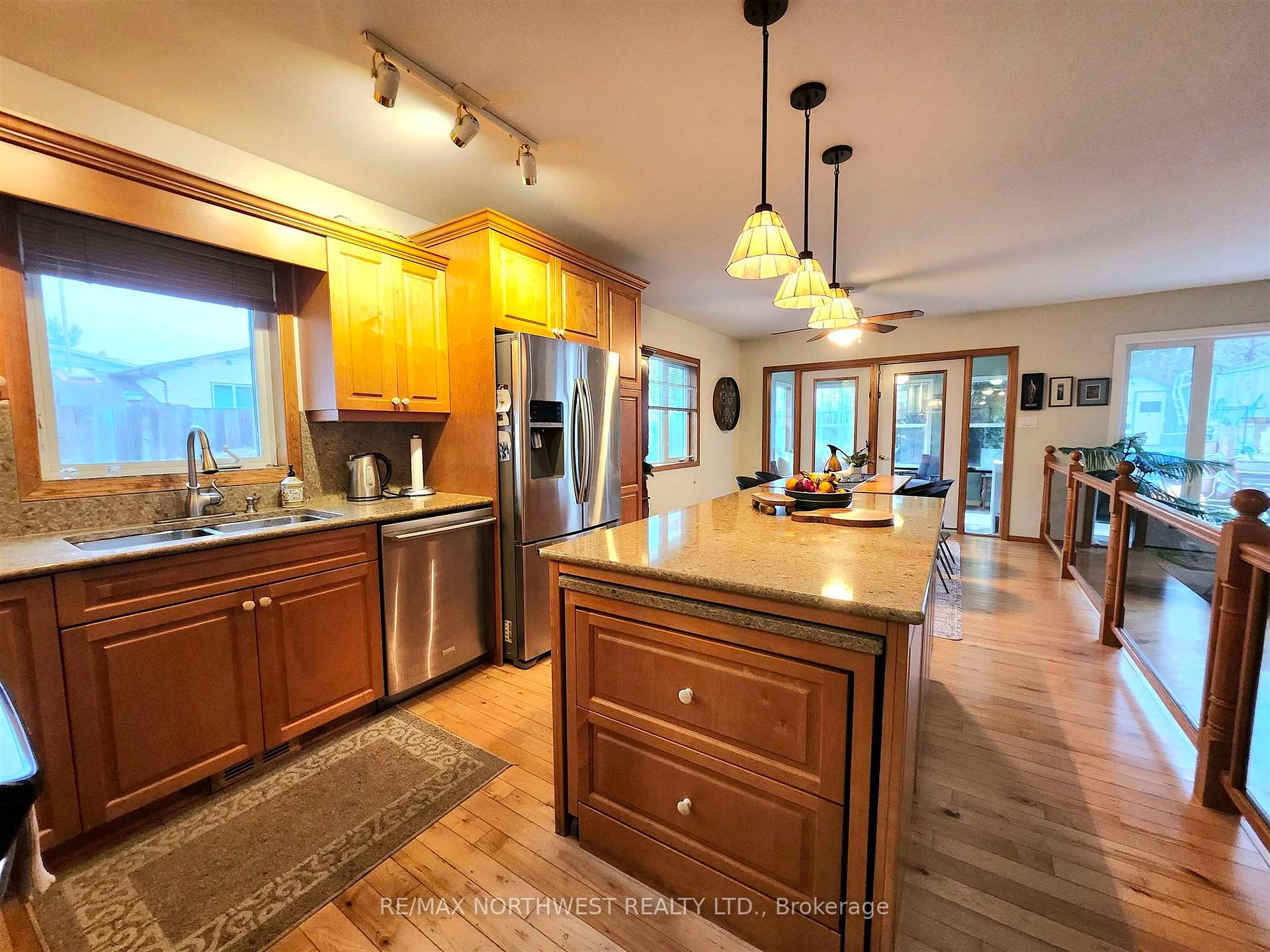 Photo 14 of 821 Seventh Avenue S, Kenora, Lakeside — HOMEH