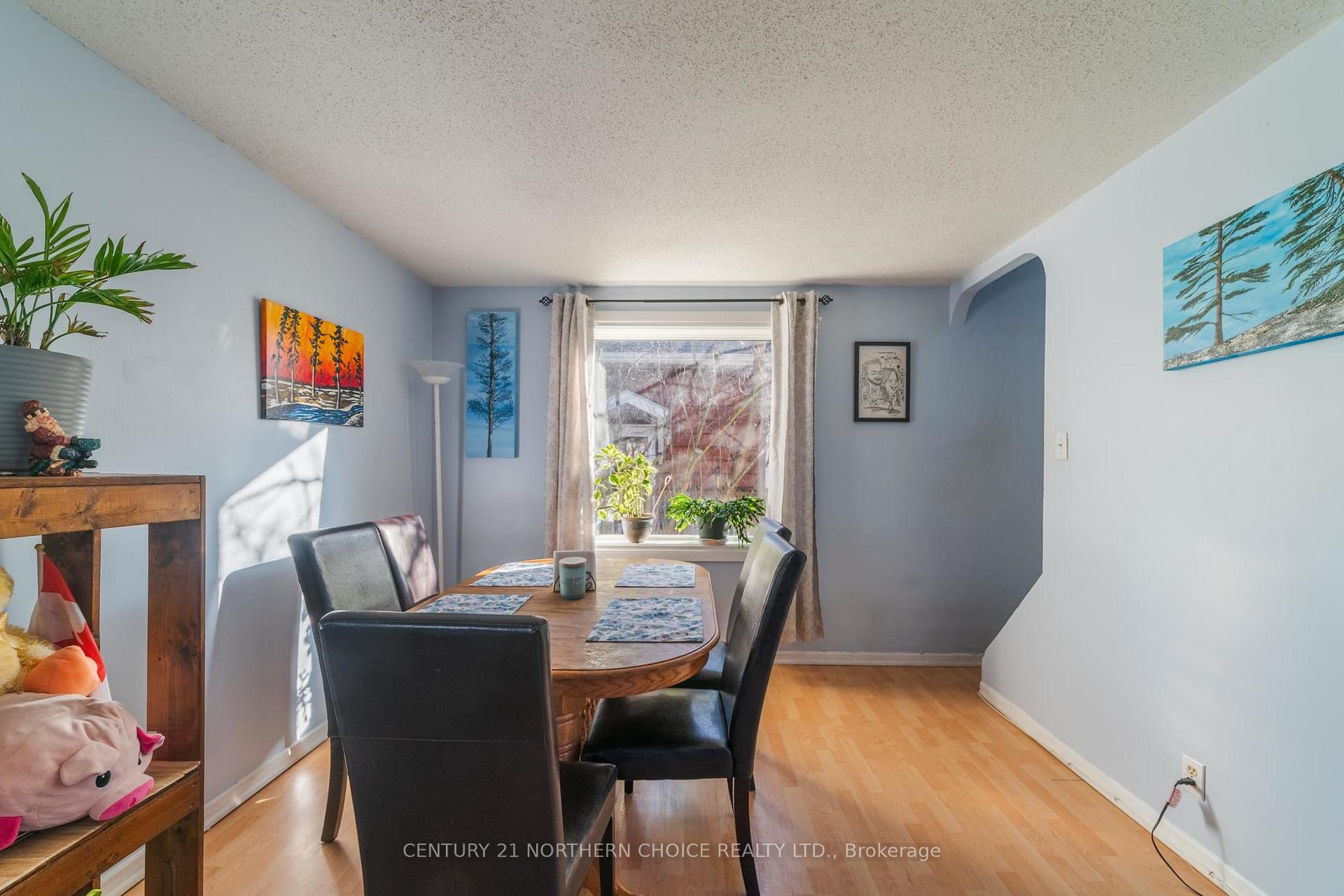 Photo 13 of 233 Third Street N, Kenora, North End — HOMEH