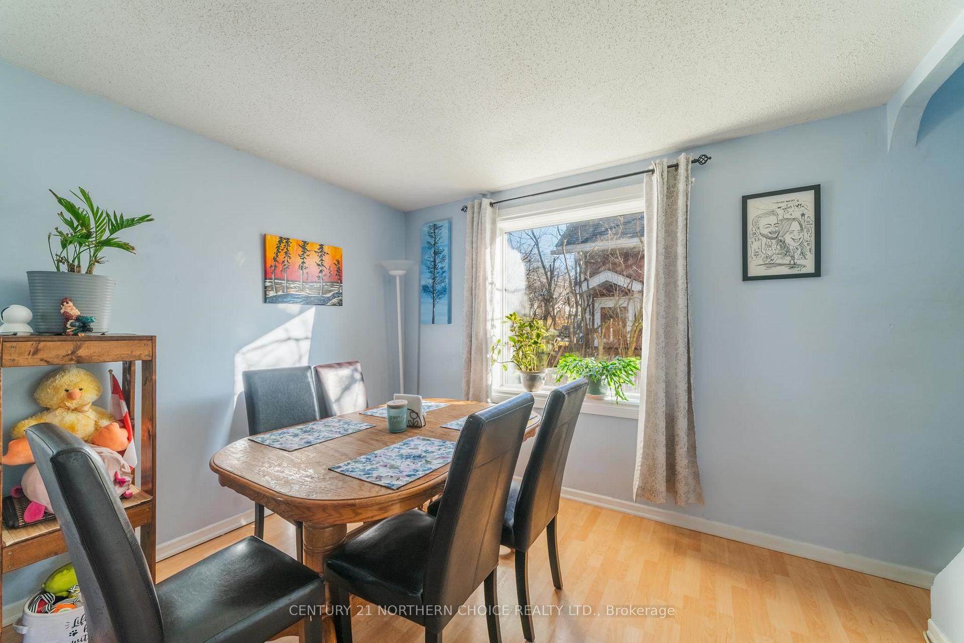 Photo 14 of 233 Third Street N, Kenora, North End — HOMEH