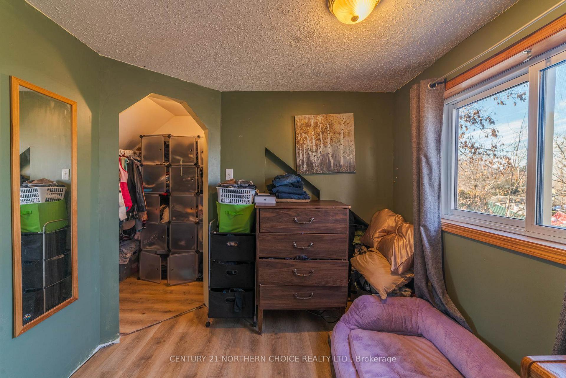 Photo 17 of 233 Third Street N, Kenora, North End — HOMEH