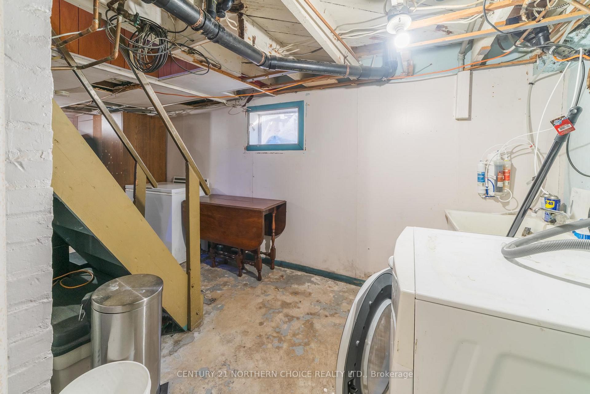 Photo 22 of 233 Third Street N, Kenora, North End — HOMEH