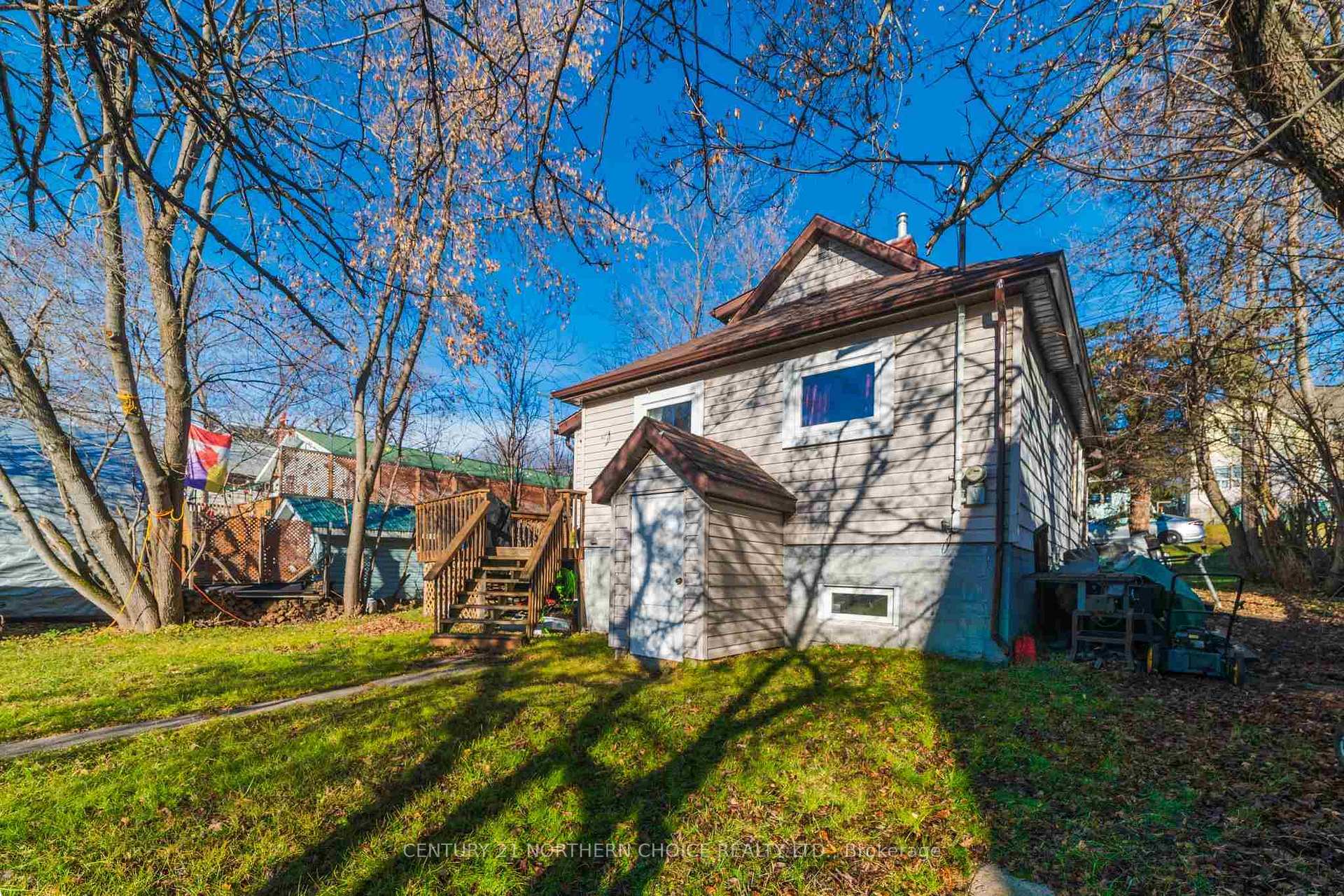 Photo 27 of 233 Third Street N, Kenora, North End — HOMEH