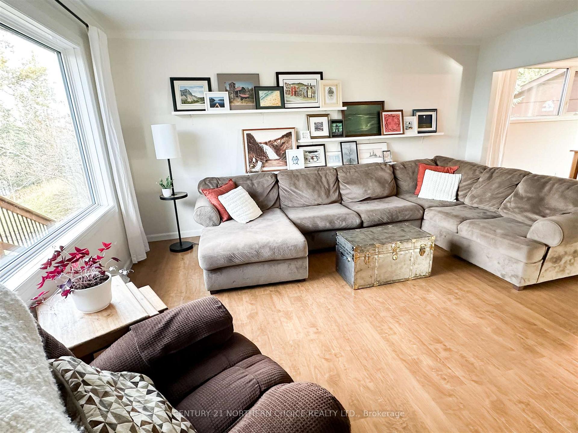 Photo 5 of 29 Cochenour Crescent, Red Lake — HOMEH