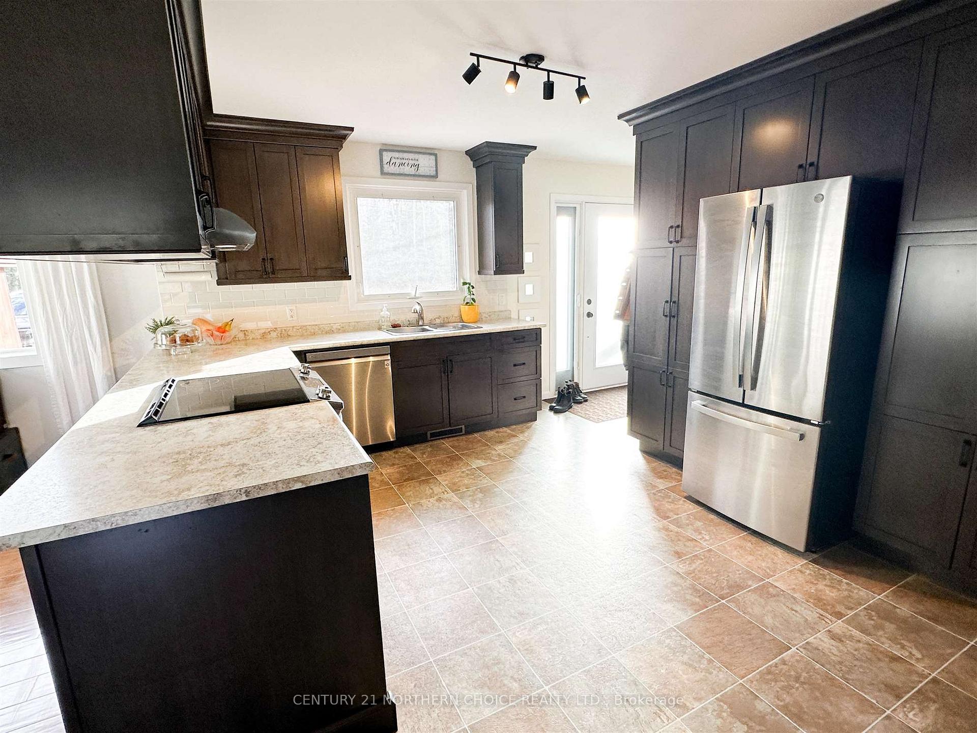 Photo 6 of 29 Cochenour Crescent, Red Lake — HOMEH