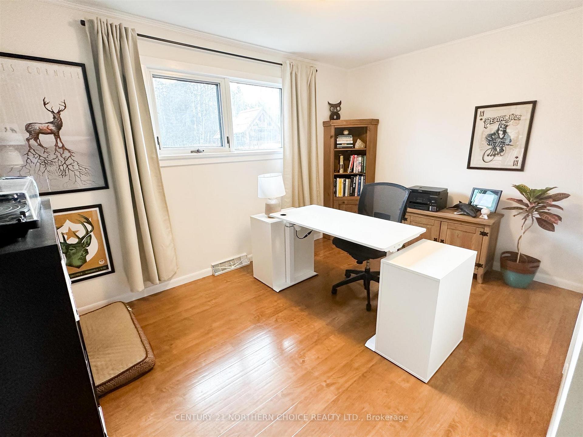 Photo 13 of 29 Cochenour Crescent, Red Lake — HOMEH