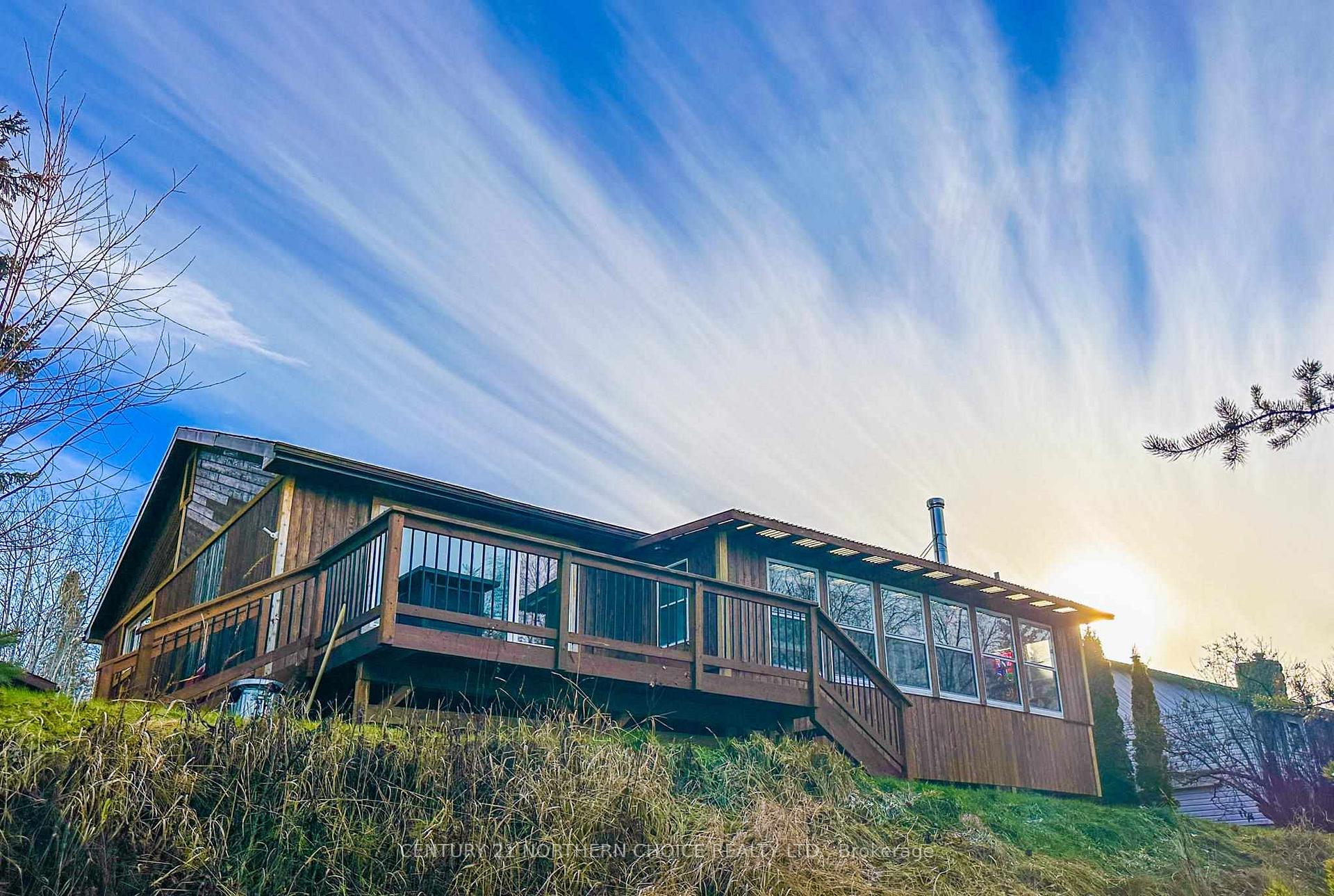 Photo 18 of 29 Cochenour Crescent, Red Lake — HOMEH