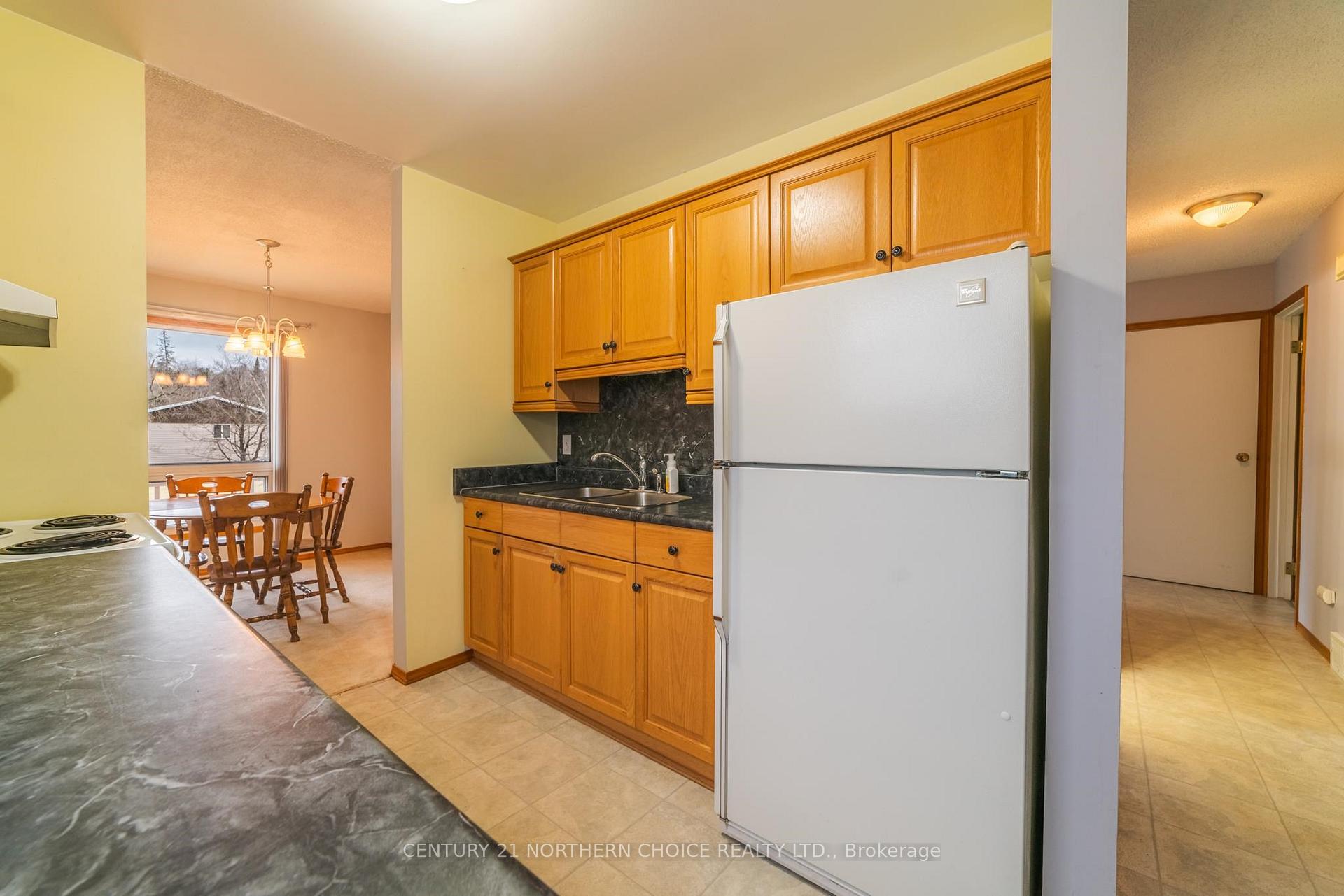 Photo 6 of 921 Valley Drive, Kenora, Evergreen — HOMEH