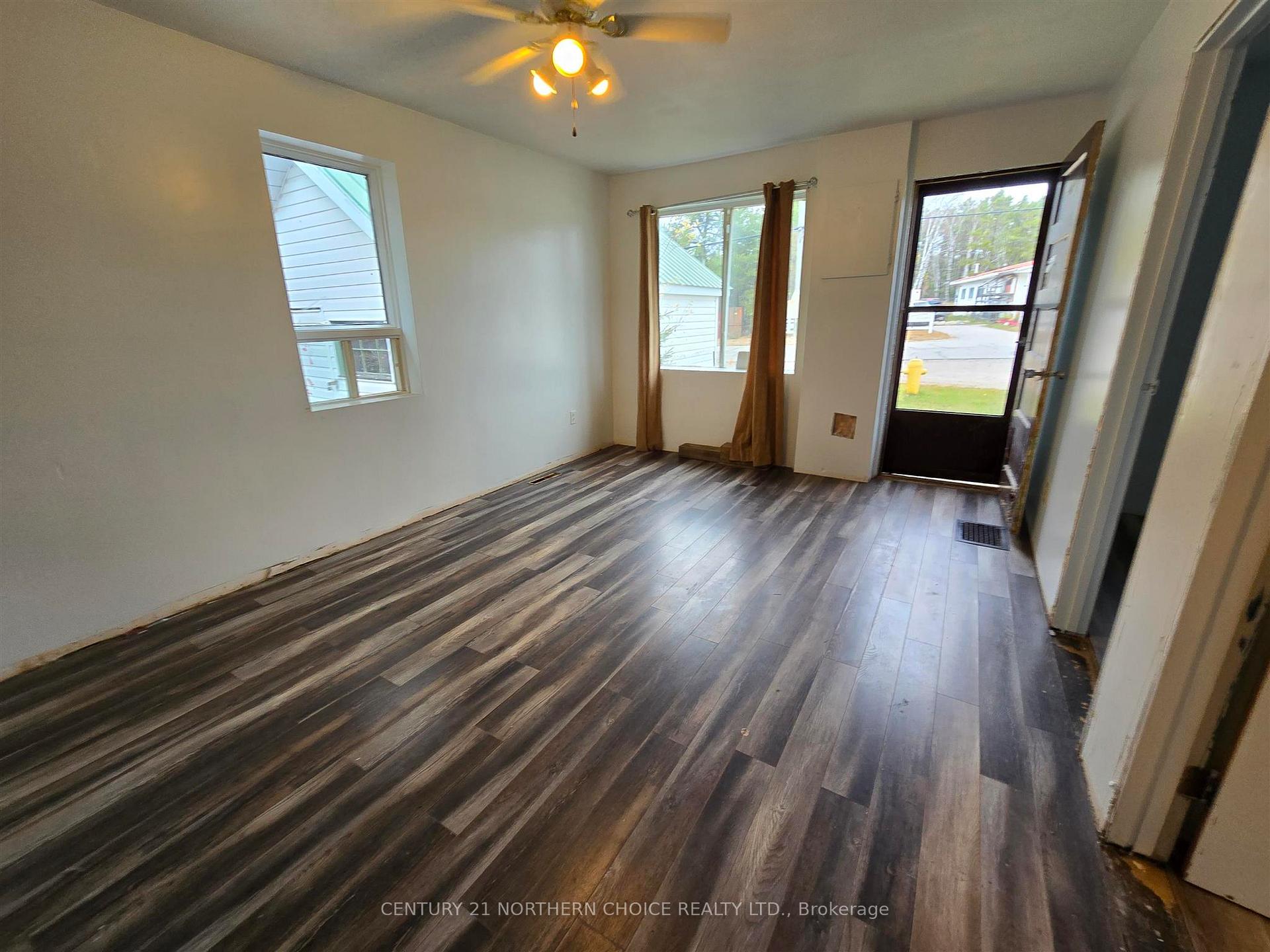 Photo 12 of 39 Spruce Avenue, Machin — HOMEH