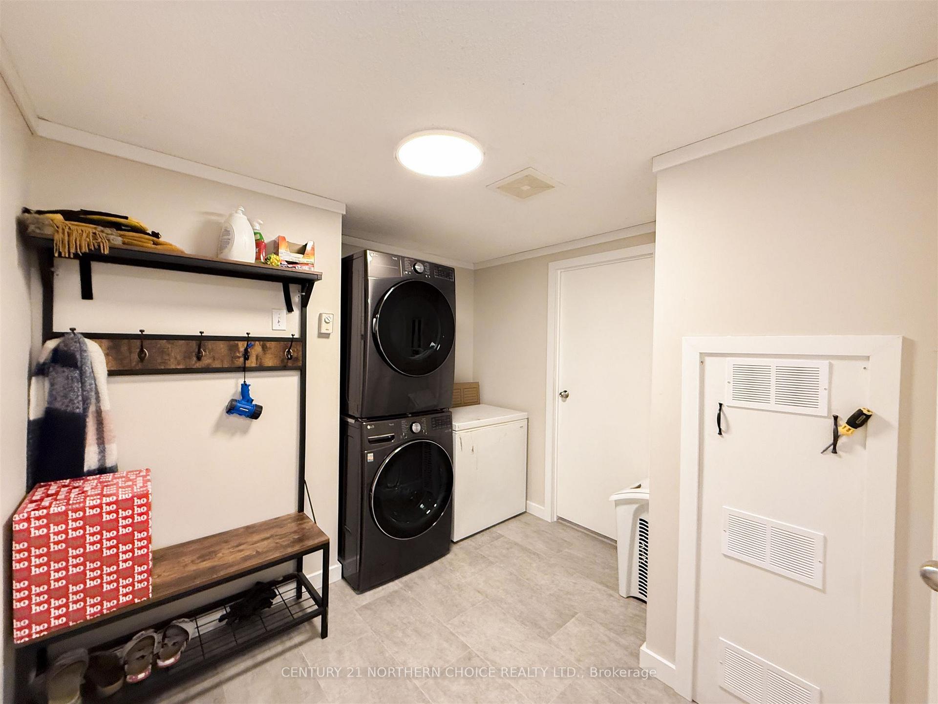 Photo 2 of 8 Sunset Place, Kenora, Evergreen — HOMEH