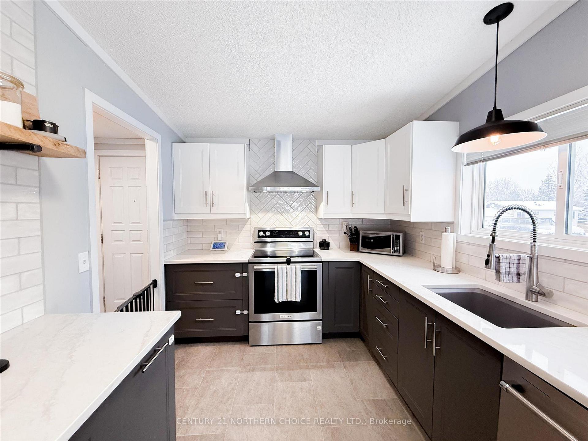 Photo 4 of 8 Sunset Place, Kenora, Evergreen — HOMEH