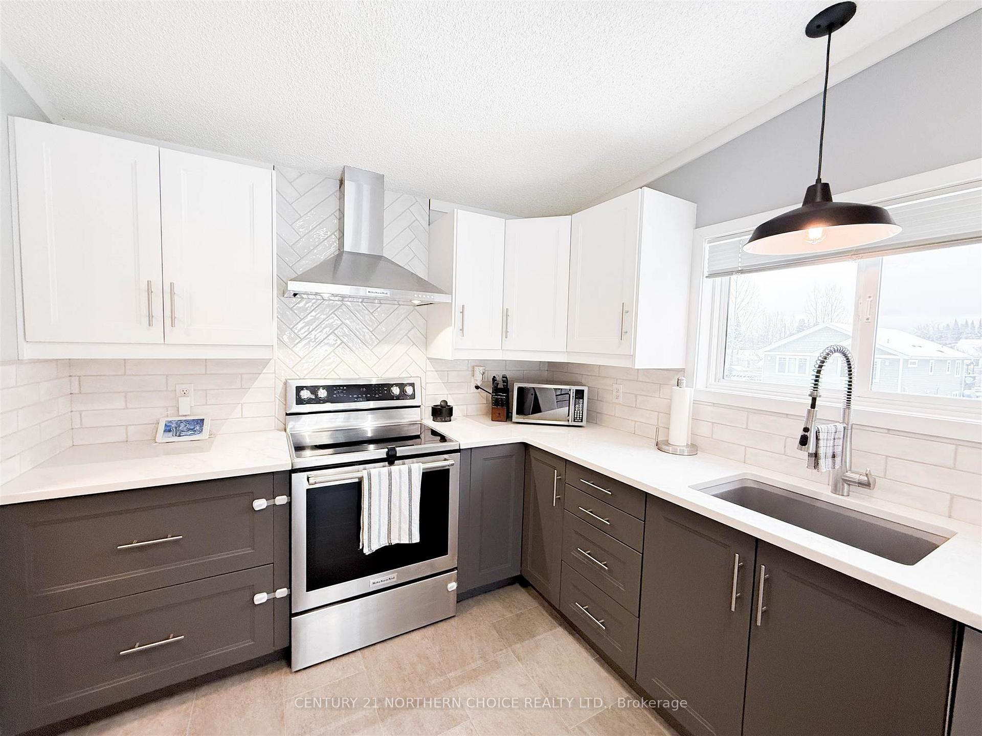 Photo 6 of 8 Sunset Place, Kenora, Evergreen — HOMEH