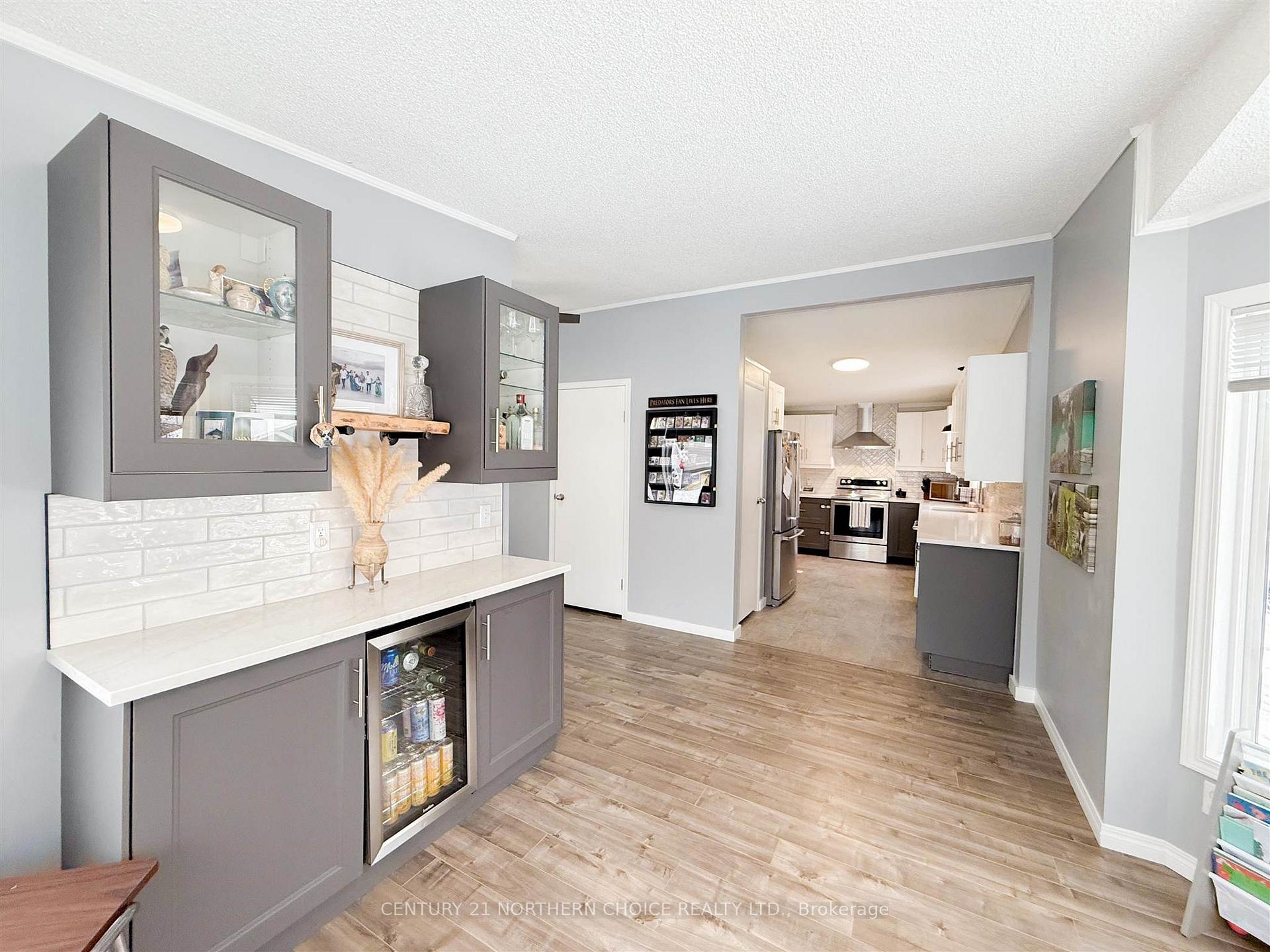 Photo 12 of 8 Sunset Place, Kenora, Evergreen — HOMEH